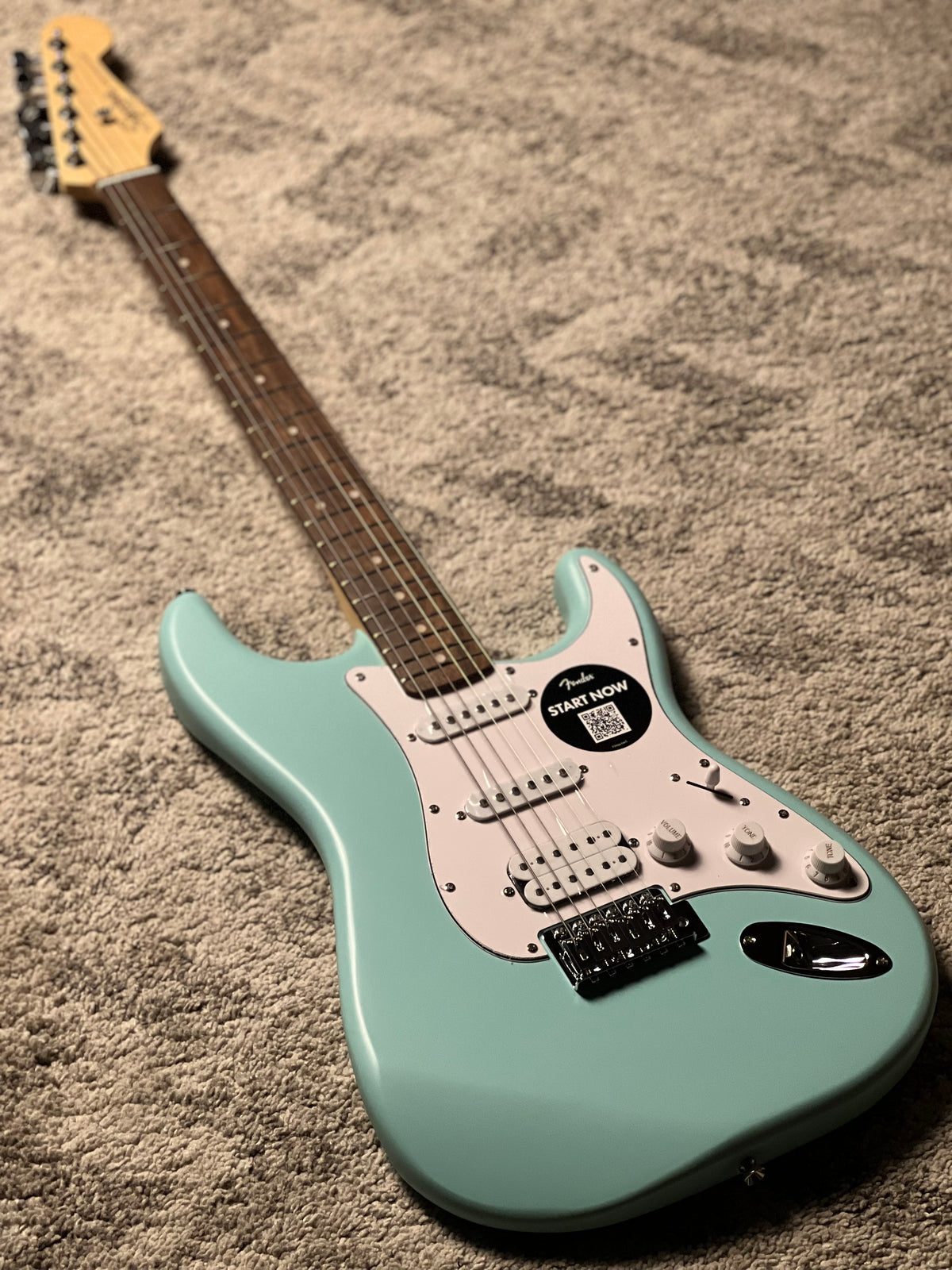 Squier Debut Series Stratocaster HSS with Laurel FB in Daphne Blue