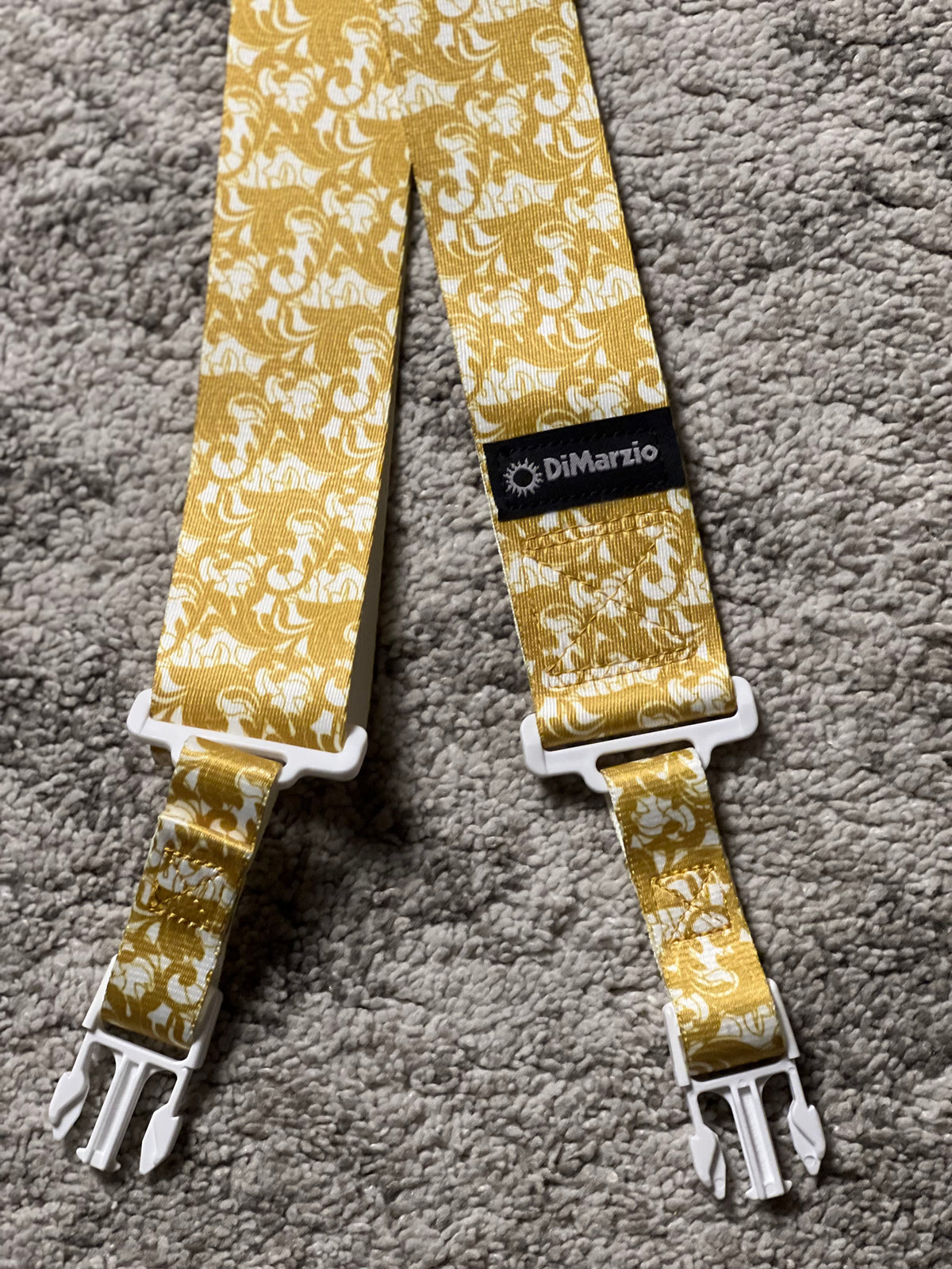 DiMarzio DD2251 Steve Vai UtoPIA ClipLock Guitar Strap in White/Gold