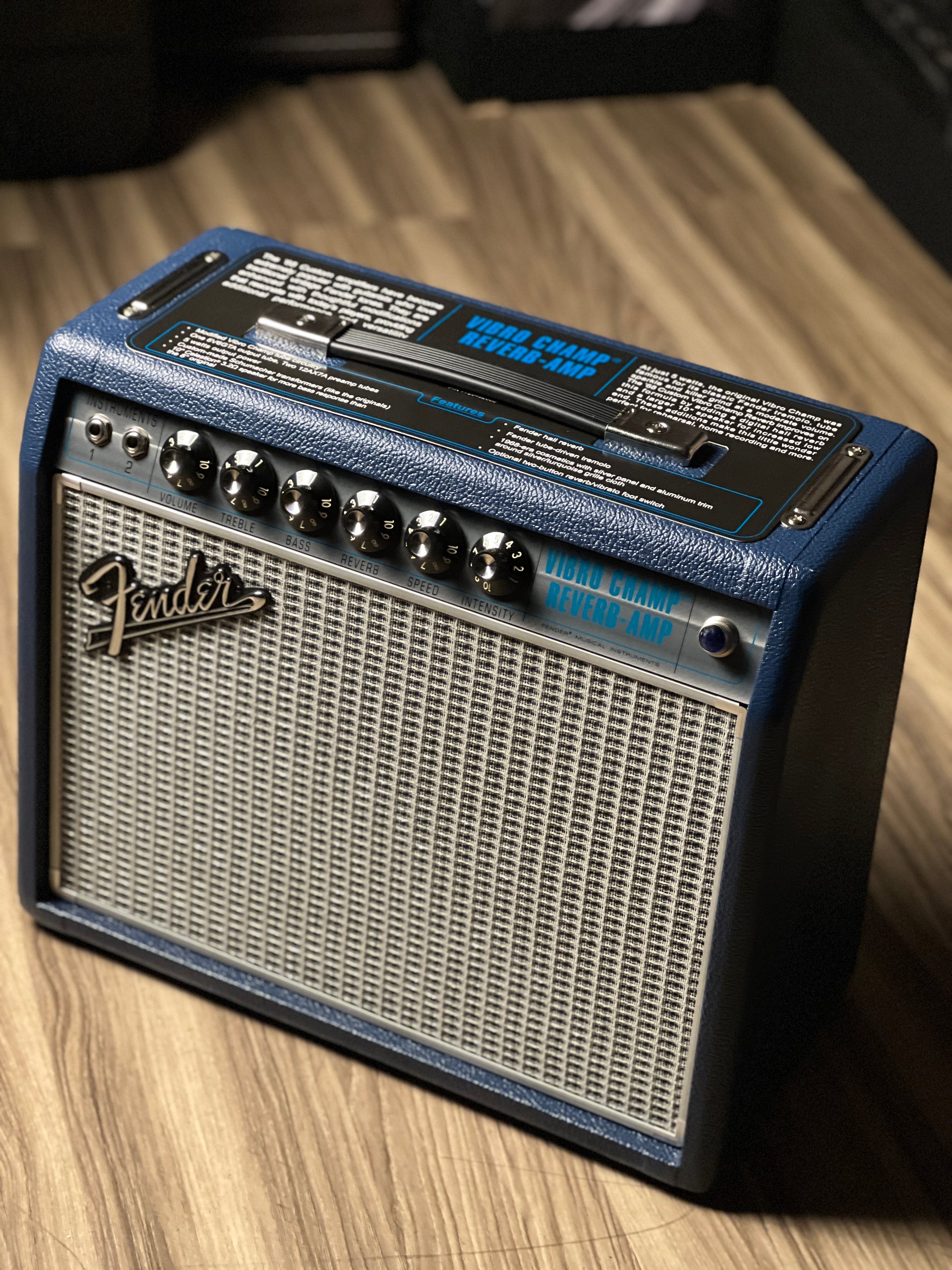 fender champ pedals Fender 68 Custom Vibro Champ Reverb Guitar Combo Amplifier Navy 230V – nafiriguitar.com