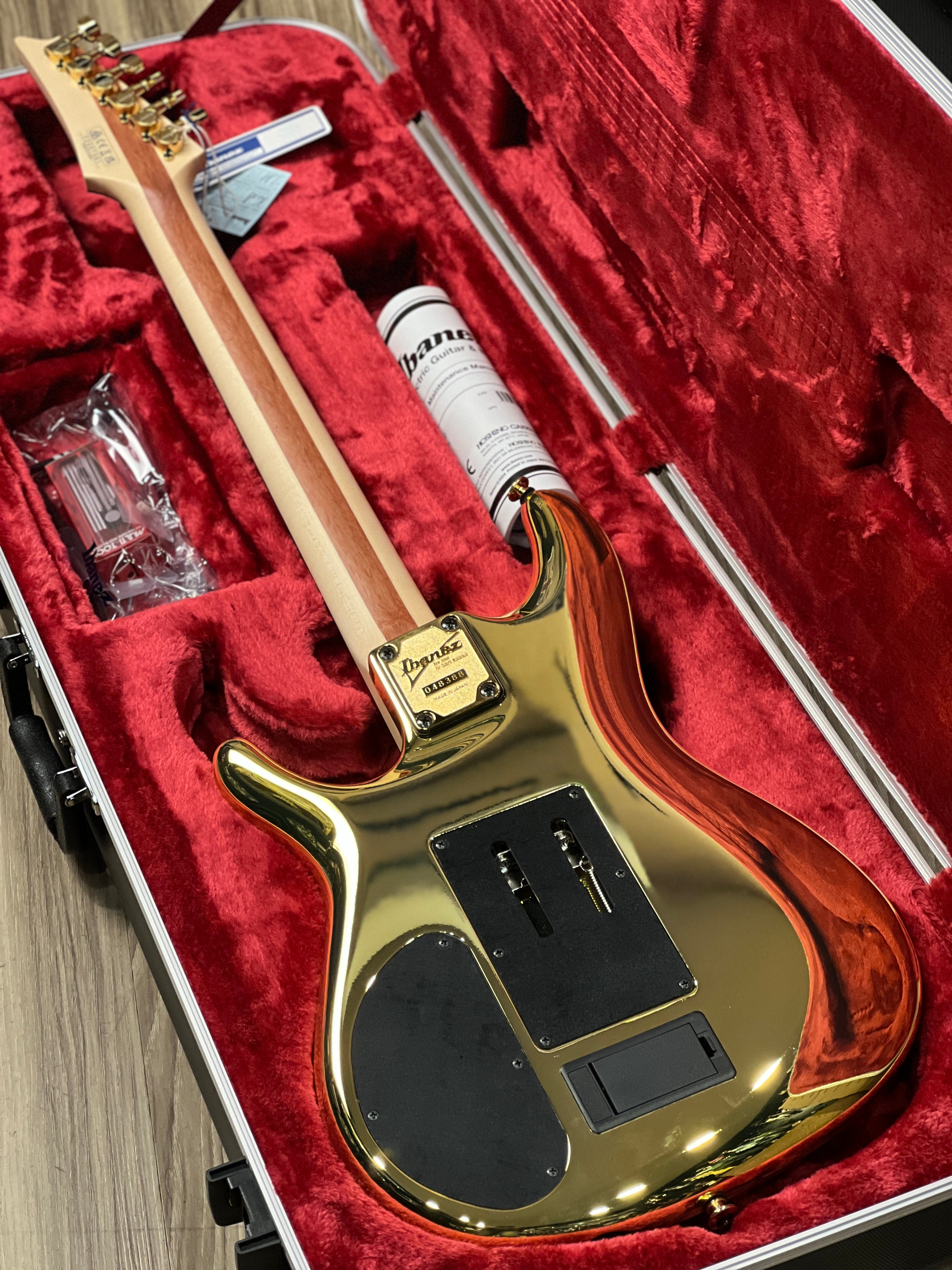 Ibanez JS1GD Joe Satriani Signature in Gold Boy with Case Limited