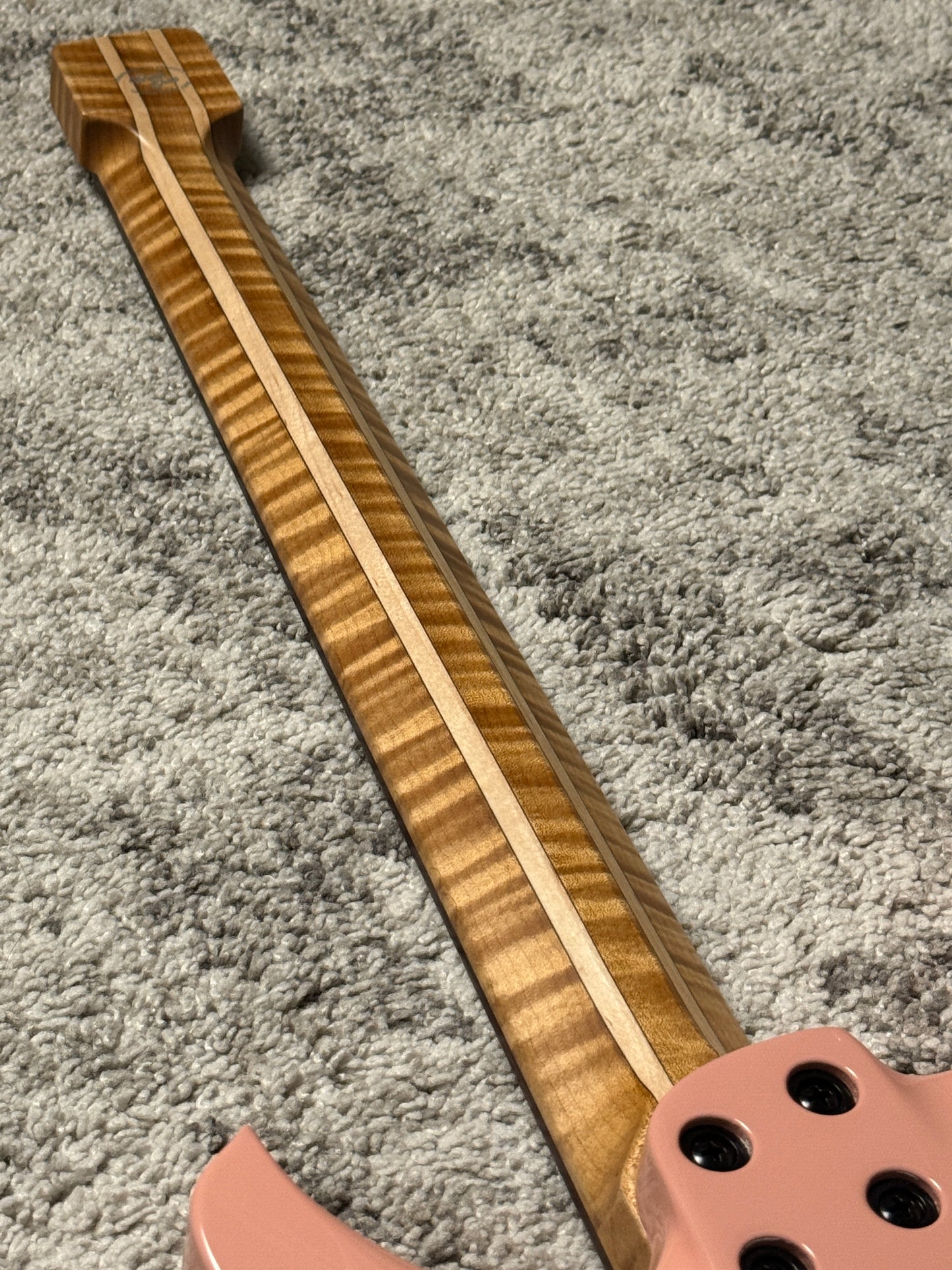 Aguda Black Hole Deluxe in Sakura Pink Burst with Quilt Top (Black Pickups)