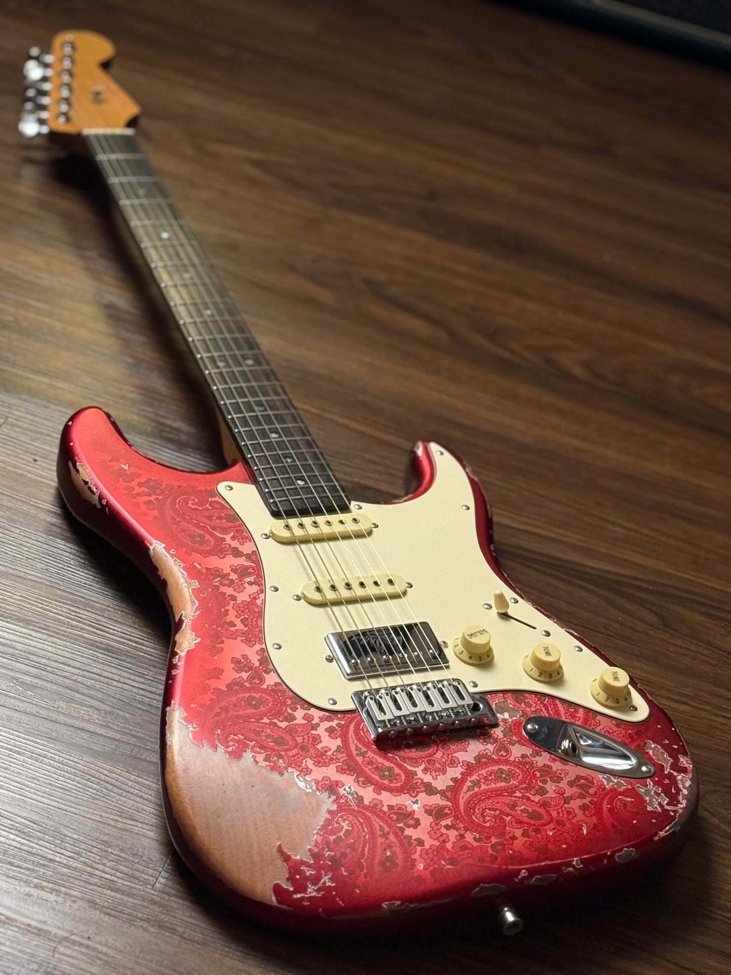 Dhatarattha Classic DST HSS in Pink Paisley with Rosewood FB and Nitrocellulose Lacquer Relic