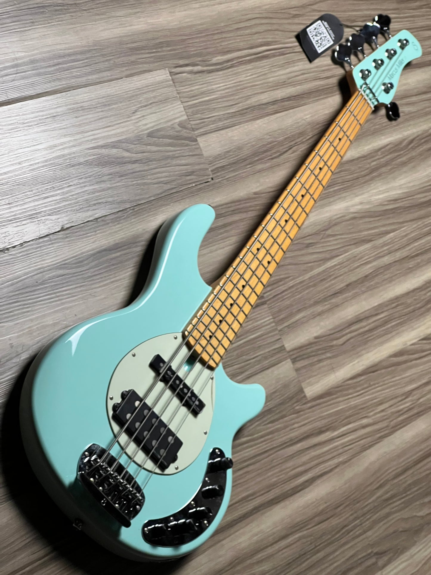 Sire Marcus Miller Z7 5-String Bass Guitar in Mint