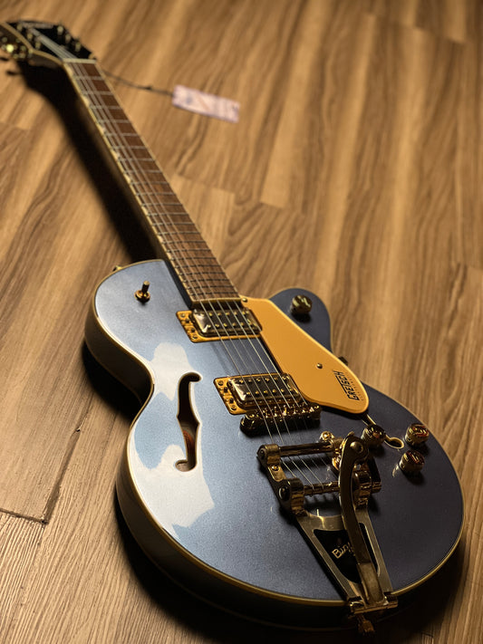 Gretsch G5655TG Electromatic Centre Block Jr Single-Cut w/Bigsby, Laurel FB in Cerulean Smoke