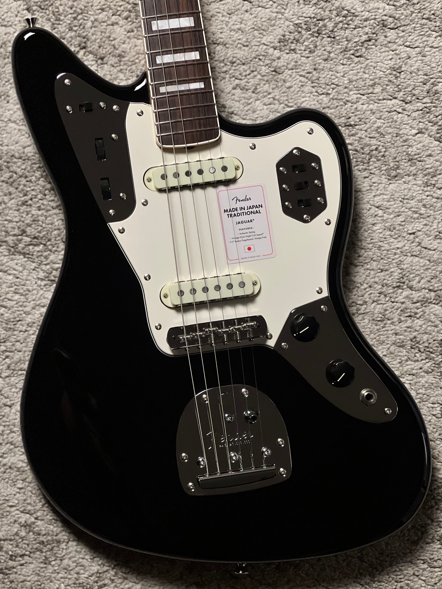 Fender Japan Traditional Late 60s Jaguar with RW FB in Black JD26005354