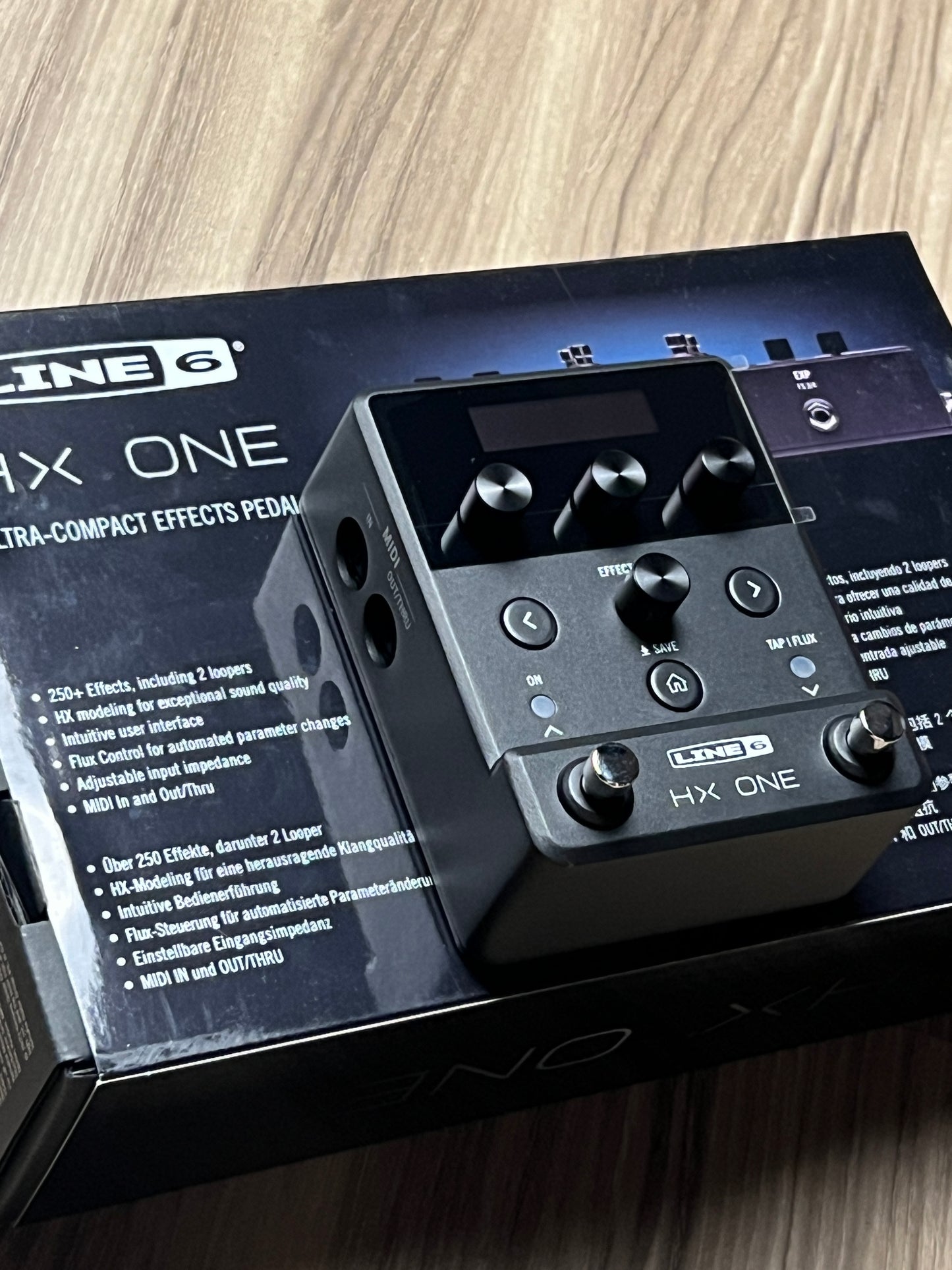 Line 6 HX One Guitar Multi-effects Floor Processor