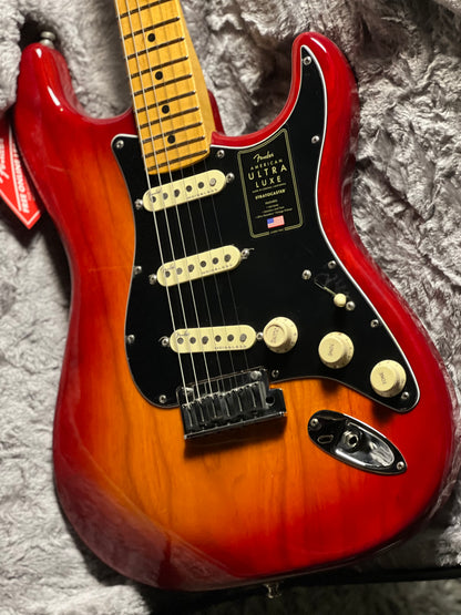 Fender American Ultra Luxe Stratocaster with Maple FB in Plasma Red Burst US210079410