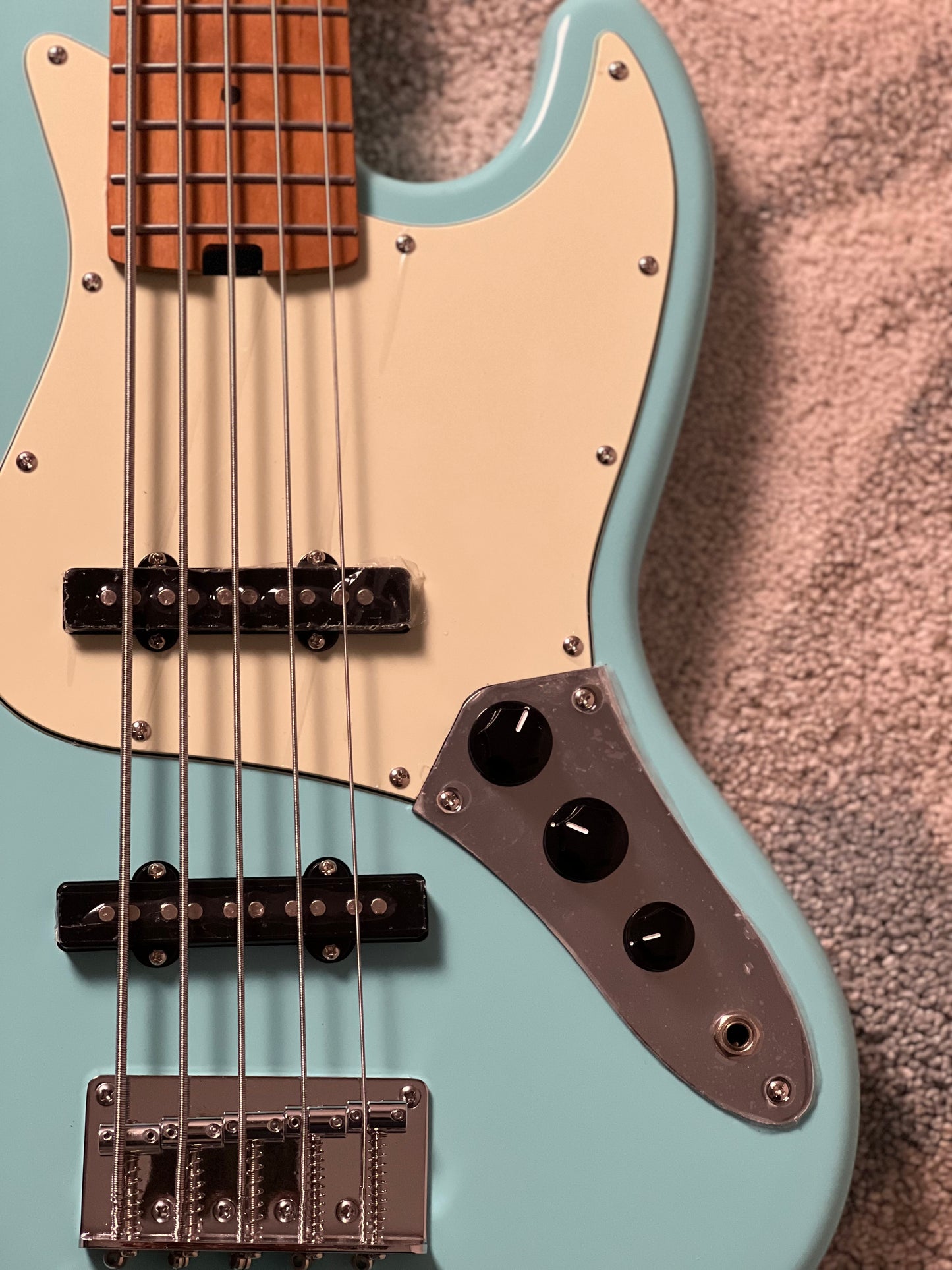 SQOE SJB650 Roasted Maple Series 5 String Bass in Vintage Sonic Blue