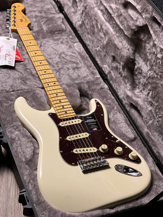 Fender American Professional II Stratocaster HSS - สี Olympic White พร้อมฟิงเกอร์บอร์ดไม้เมเปิ้ล 