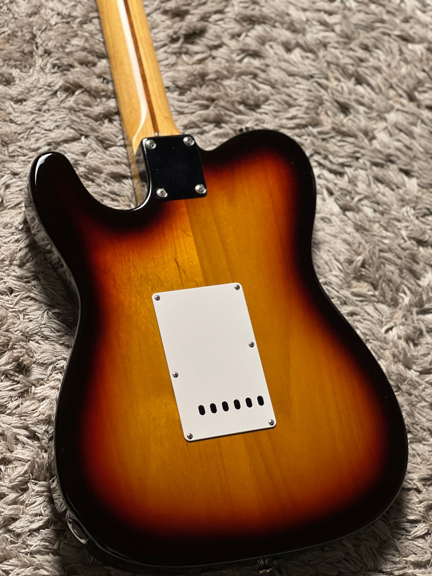 Tokai ATE-Maverick YS/R in Old Yellow Sunburst with Maverick Super Vee Tremolo 160180