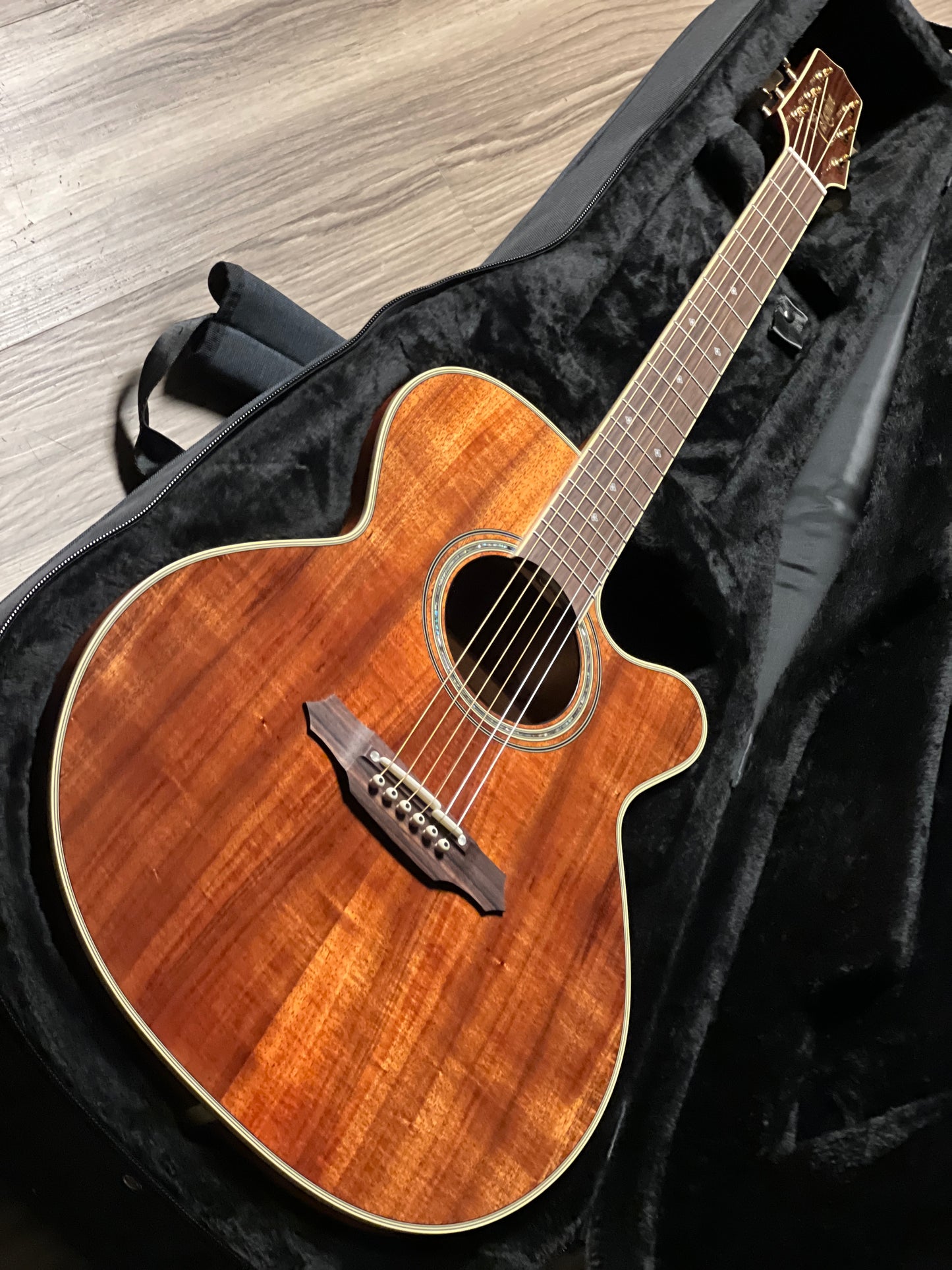 Takamine EF508KC in Natural Gloss with Case Made In Japan 62060771