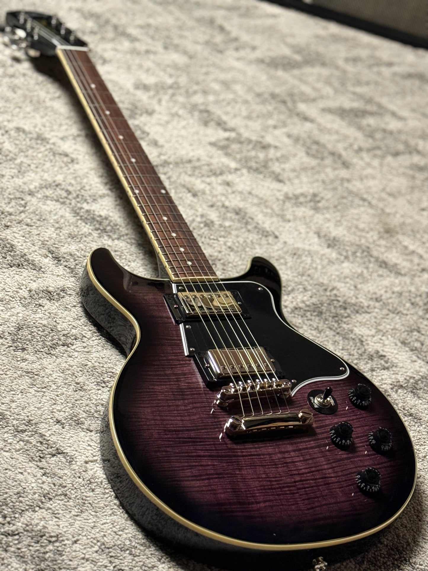 Epiphone Les Paul Special Double Cut Figured Exclusive in Dark Purple Burst with Gigbag