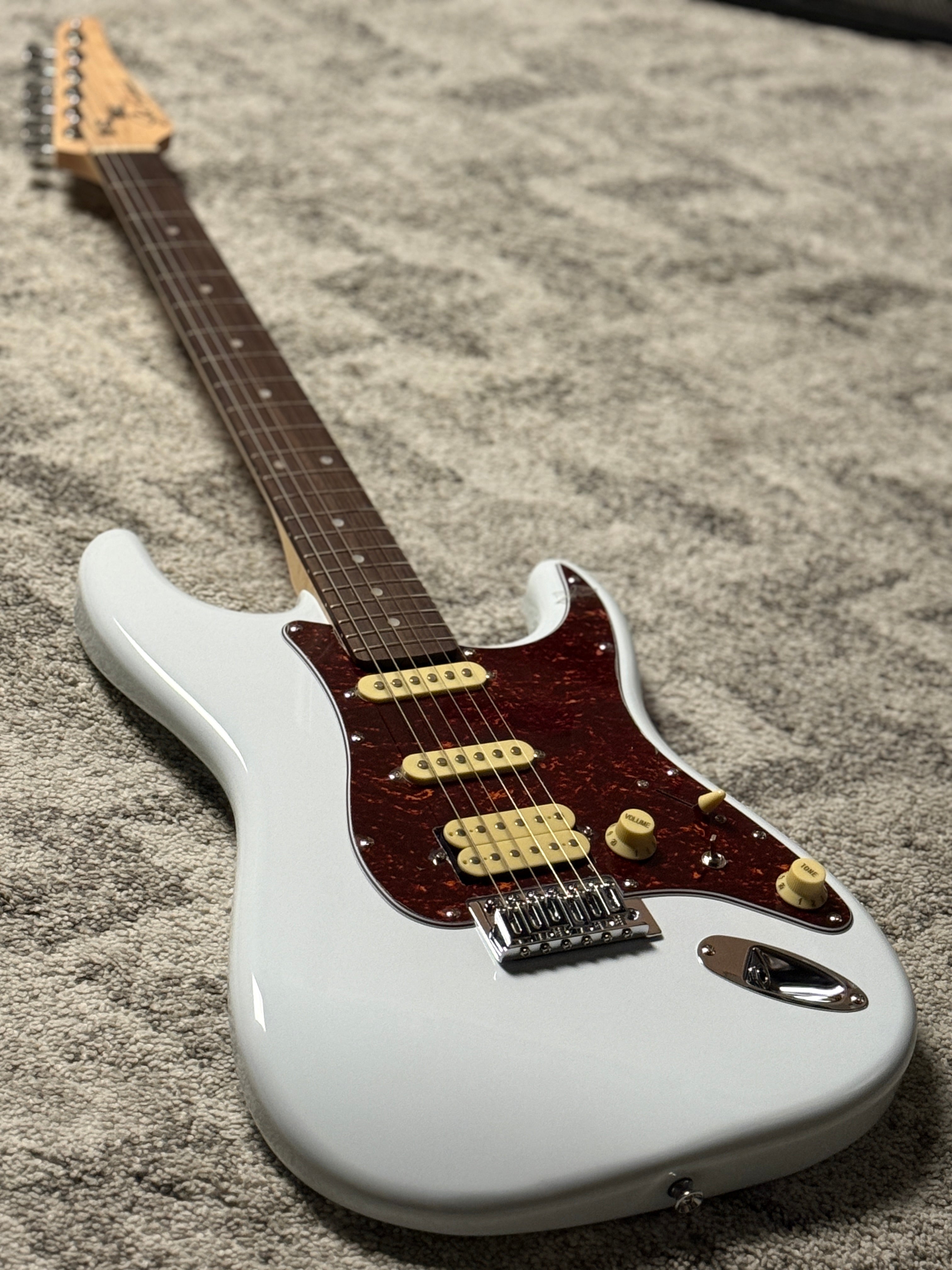 Hawk Select Essentials SLX Hawk Classic Essentials 22 HSS with Rosewood FB in in Olympic Whit ...