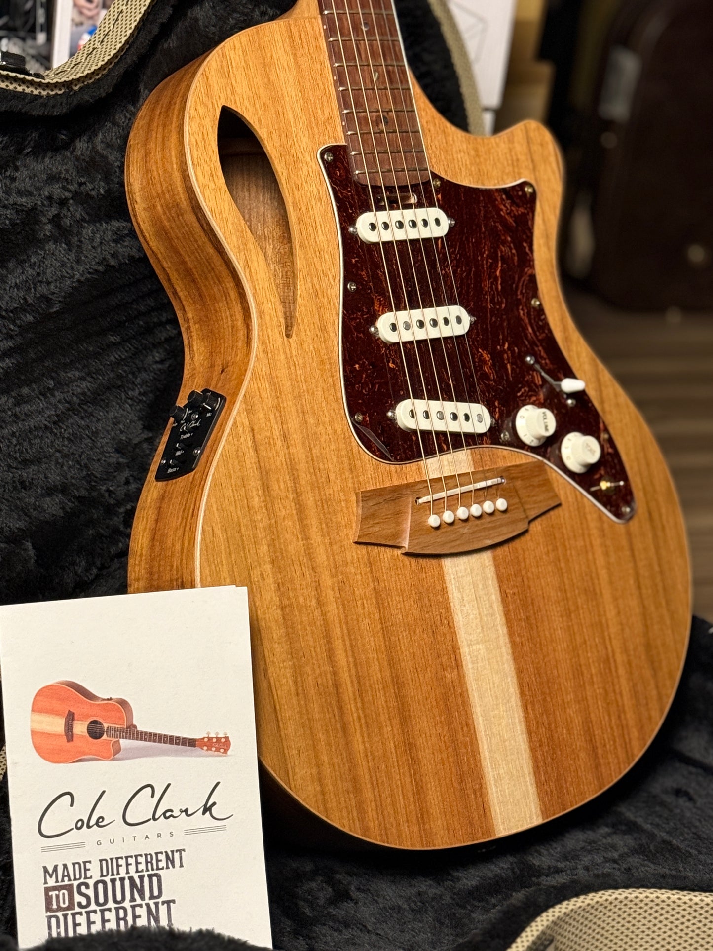 Cole Clark True Hybrid TL2EC-BLBL-SSS Acoustic Electric Guitar in Natural