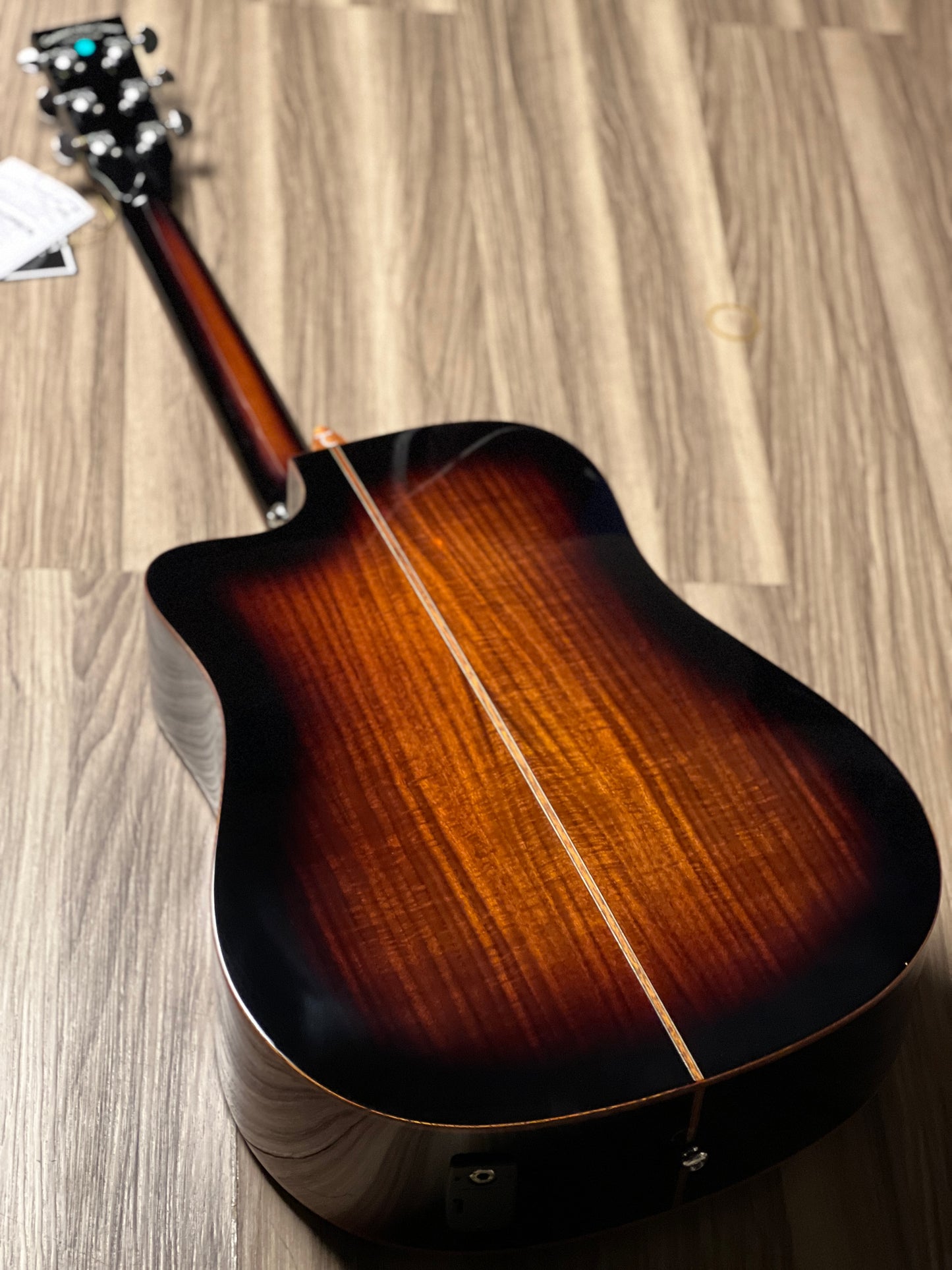 Tanglewood TWX5 CEK Winterleaf Exotic Dreadnought Cutaway in Autumn Burst Gloss w/Bag