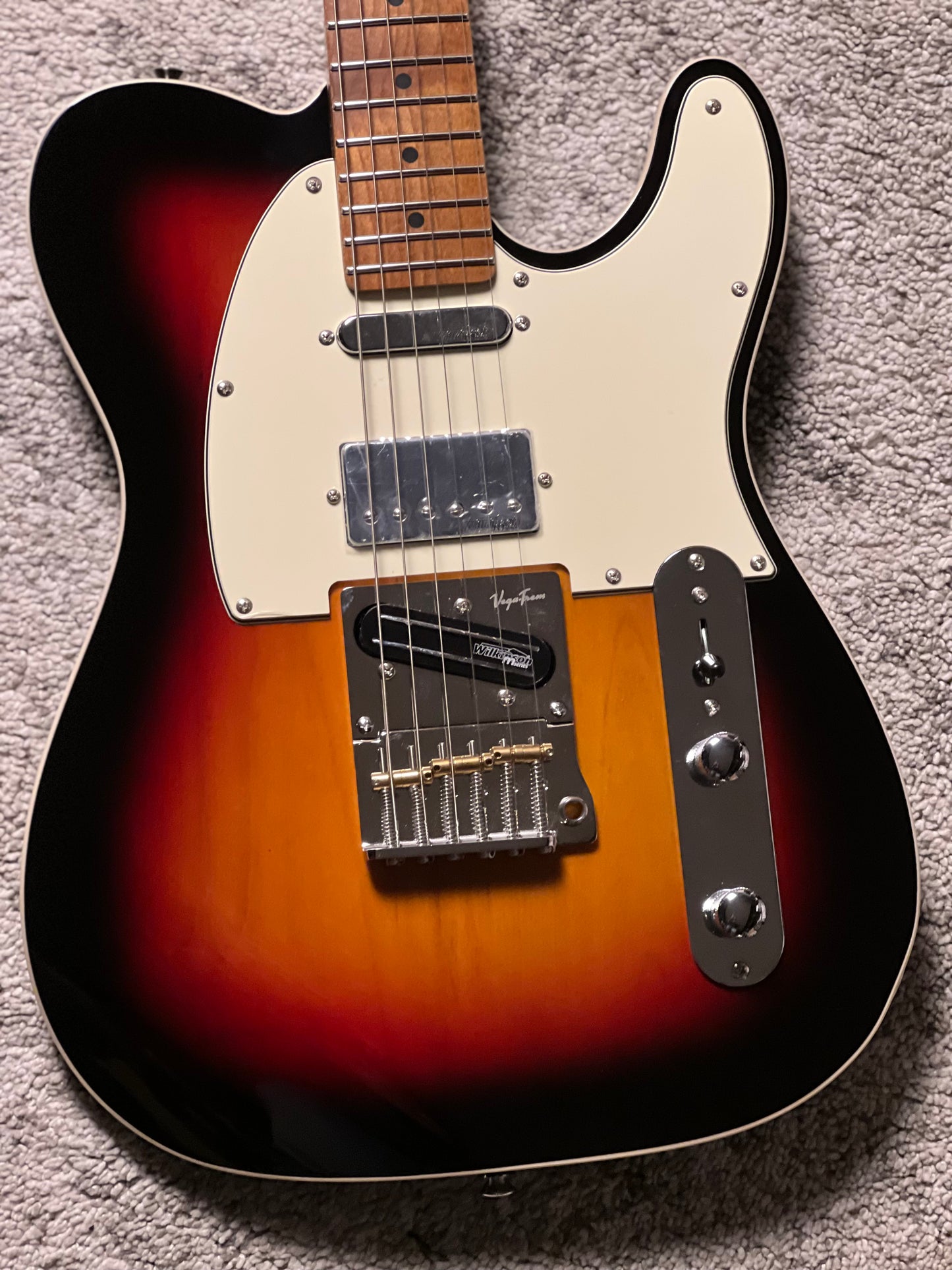 UW GuitarWorks Vintage Custom in Black Sunburst