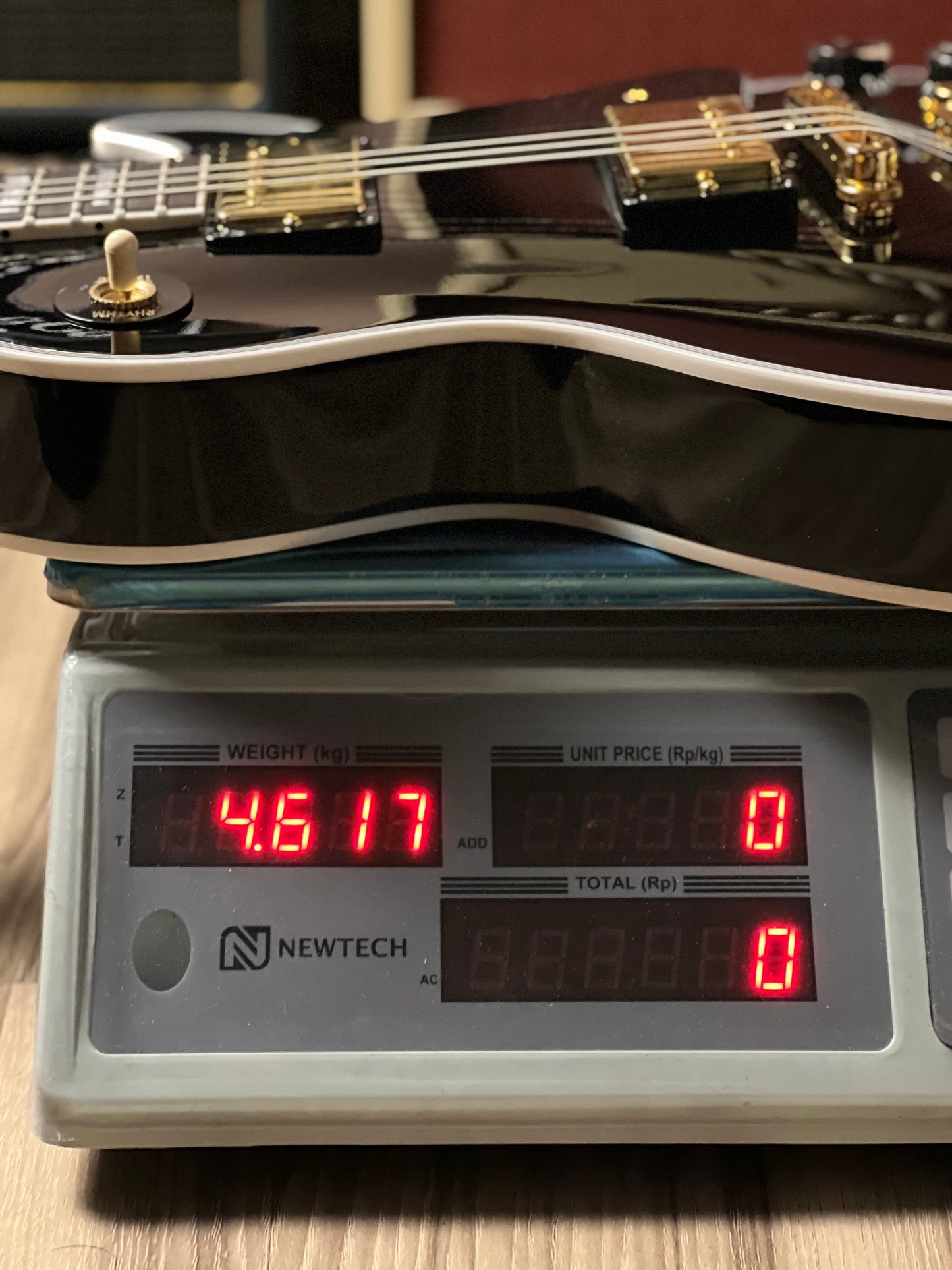 Gibson Les Paul Custom Ebony Fingerboard Gloss in Ebony w/ Case CS 404473