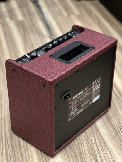 Fender Mustang LT25 Guitar Combo Amplifier in Wine