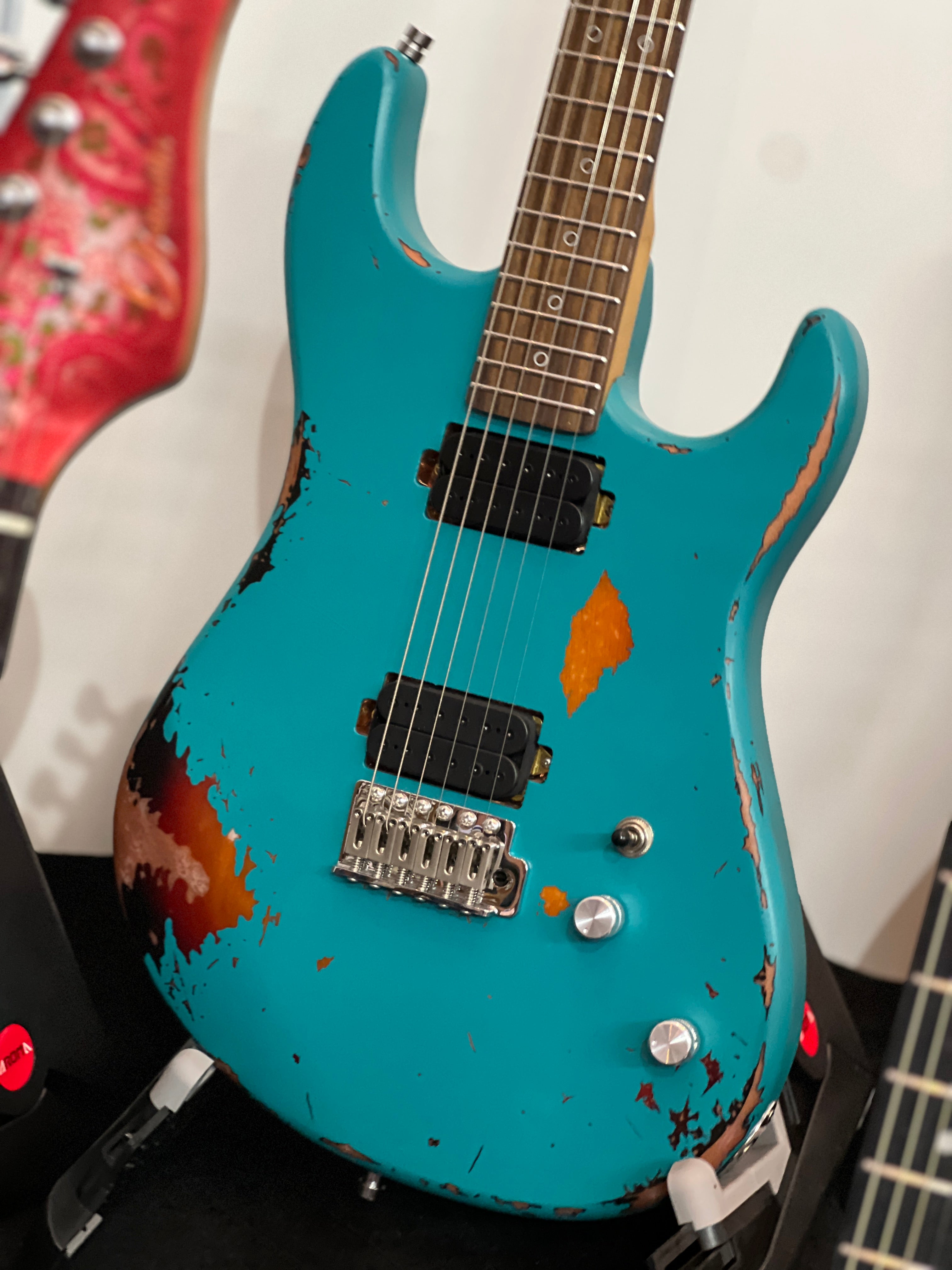 Dhatarattha Performance DST HH in Christmas Spruce Over Sunburst