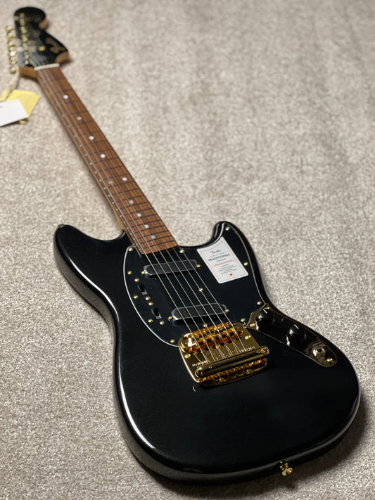 Fender Japan Traditional 2025 Collection 60s Mustang with RW FB in Black Pearl JD25012311