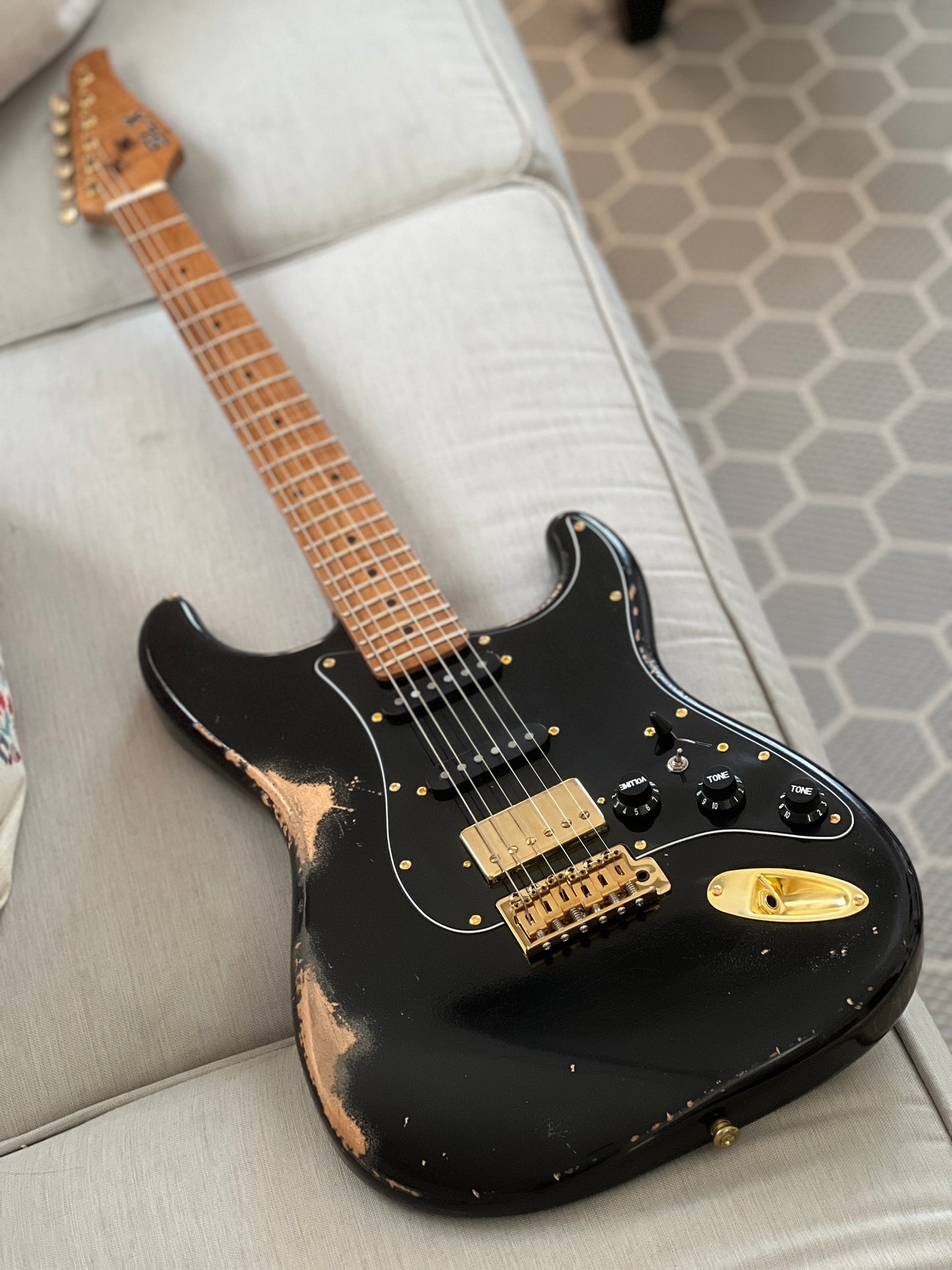 SLX Hawk Antique in Black Beauty with Gold Hardware Nitrocellulose Lacquer