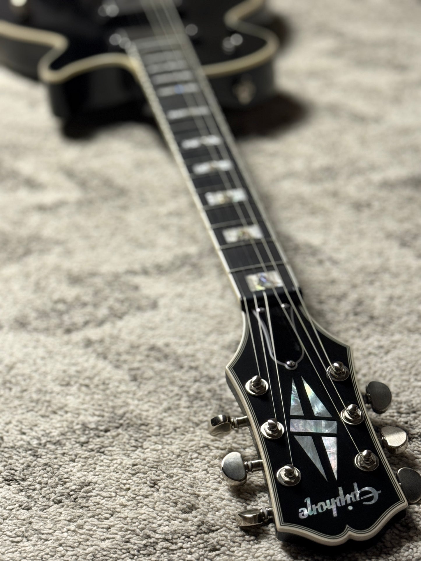 Epiphone Les Paul Prophecy in Aged Jet Black Metallic