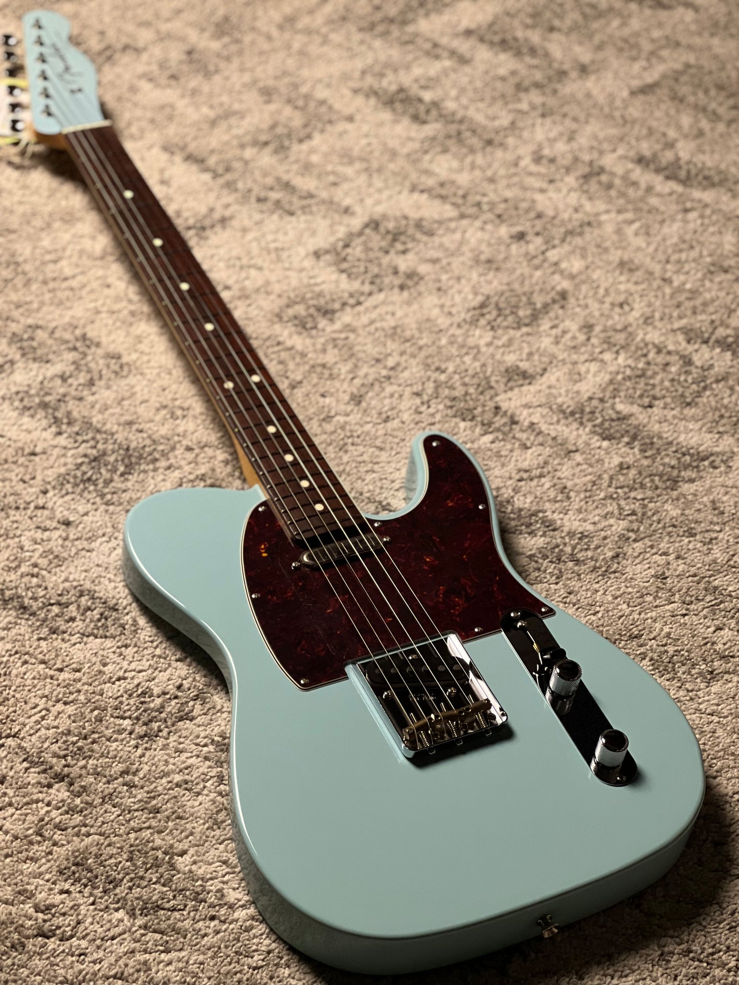 Fender FSR Collection Hybrid II Telecaster with RW FB in Daphne Blue JD23018075