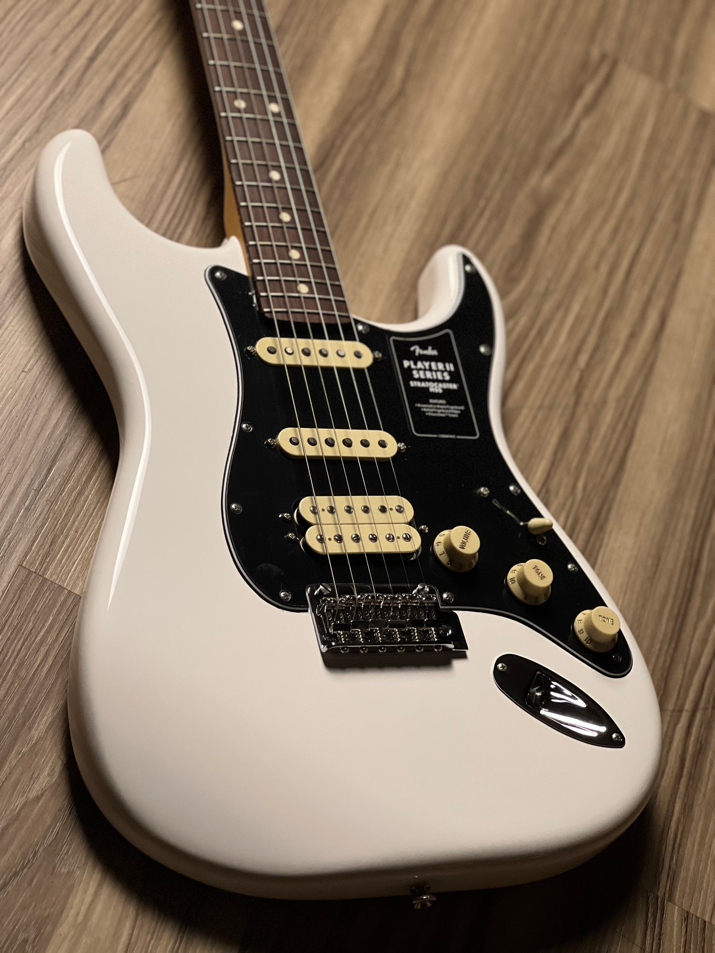 Fender Player II Stratocaster HSS With RW FB In Polar white