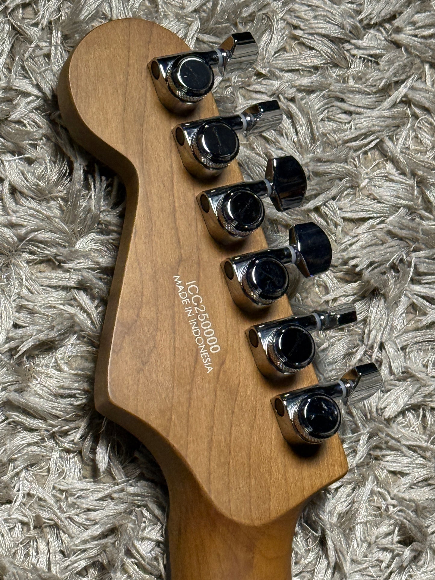 Charvel Pro-Mod Plus Dinky DK24 HSS QM in Blue Curaçao ICC250000 (USED)