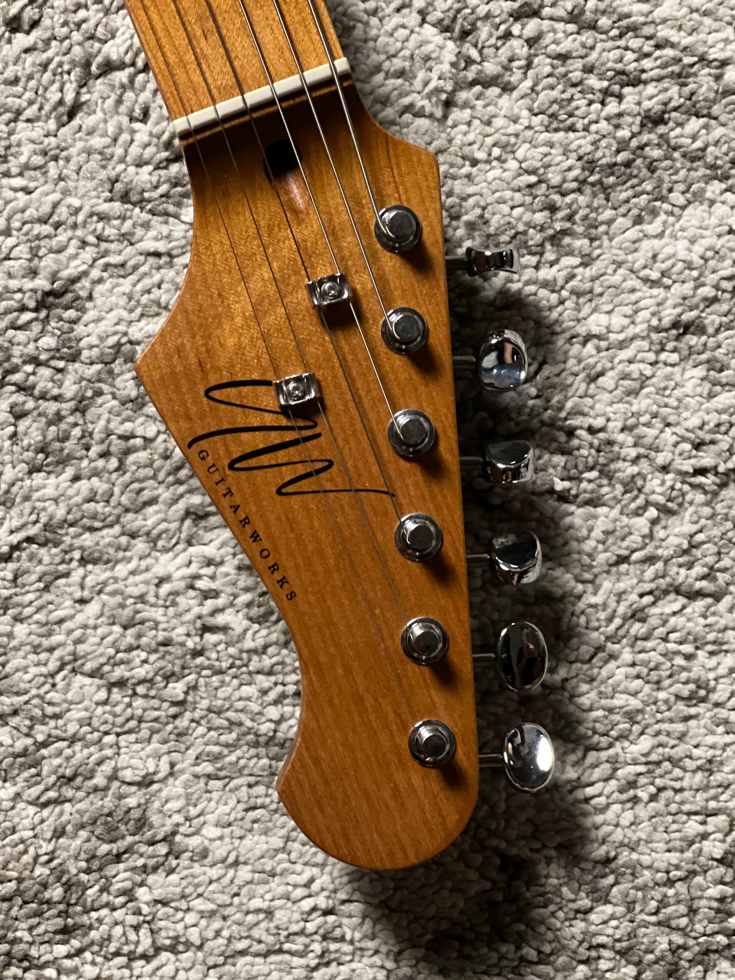 UW GuitarWorks Vintage Custom in Black