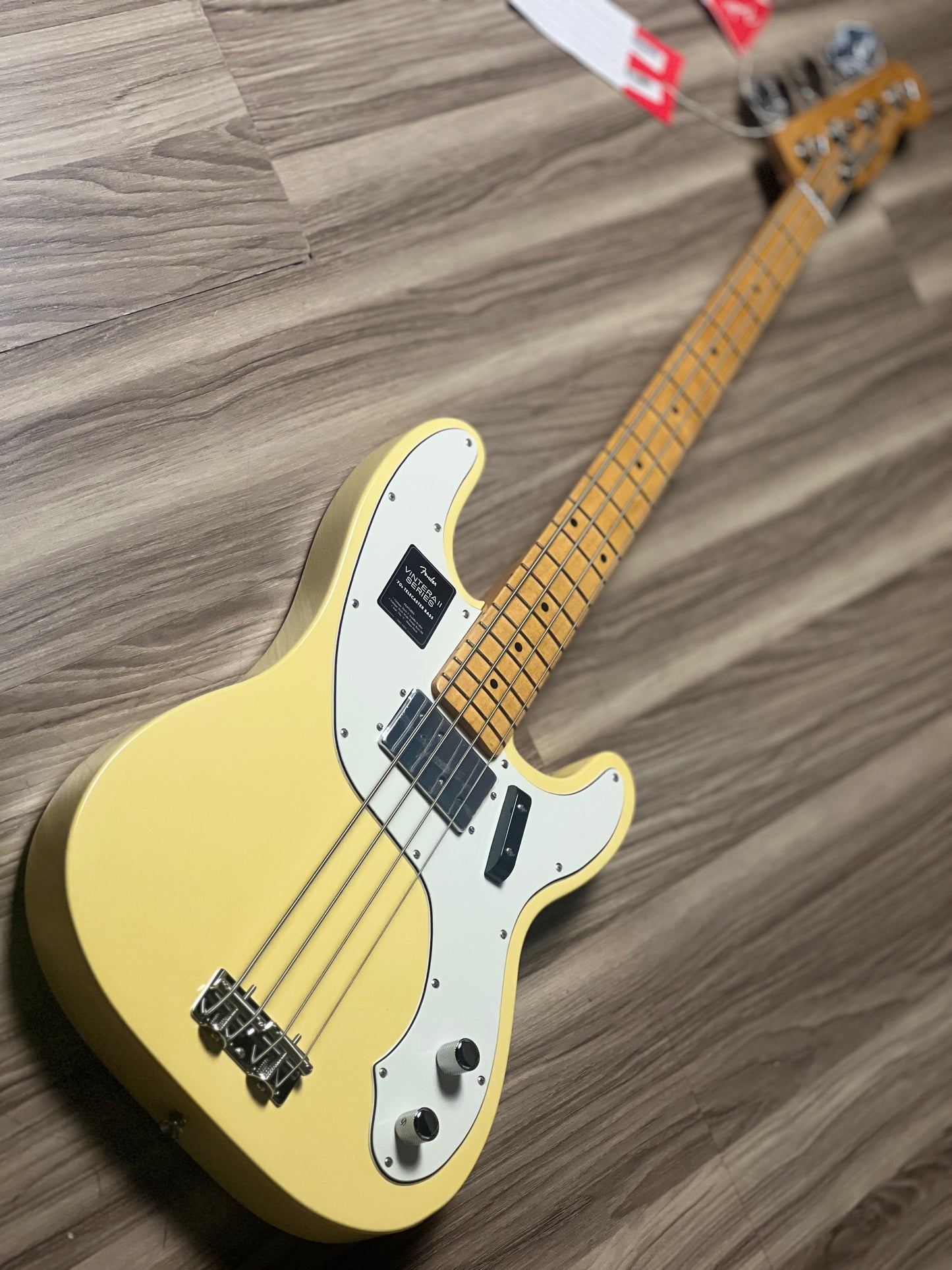 Fender American Vintera II 70s Telecaster Bass with Maple FB in Vintera White