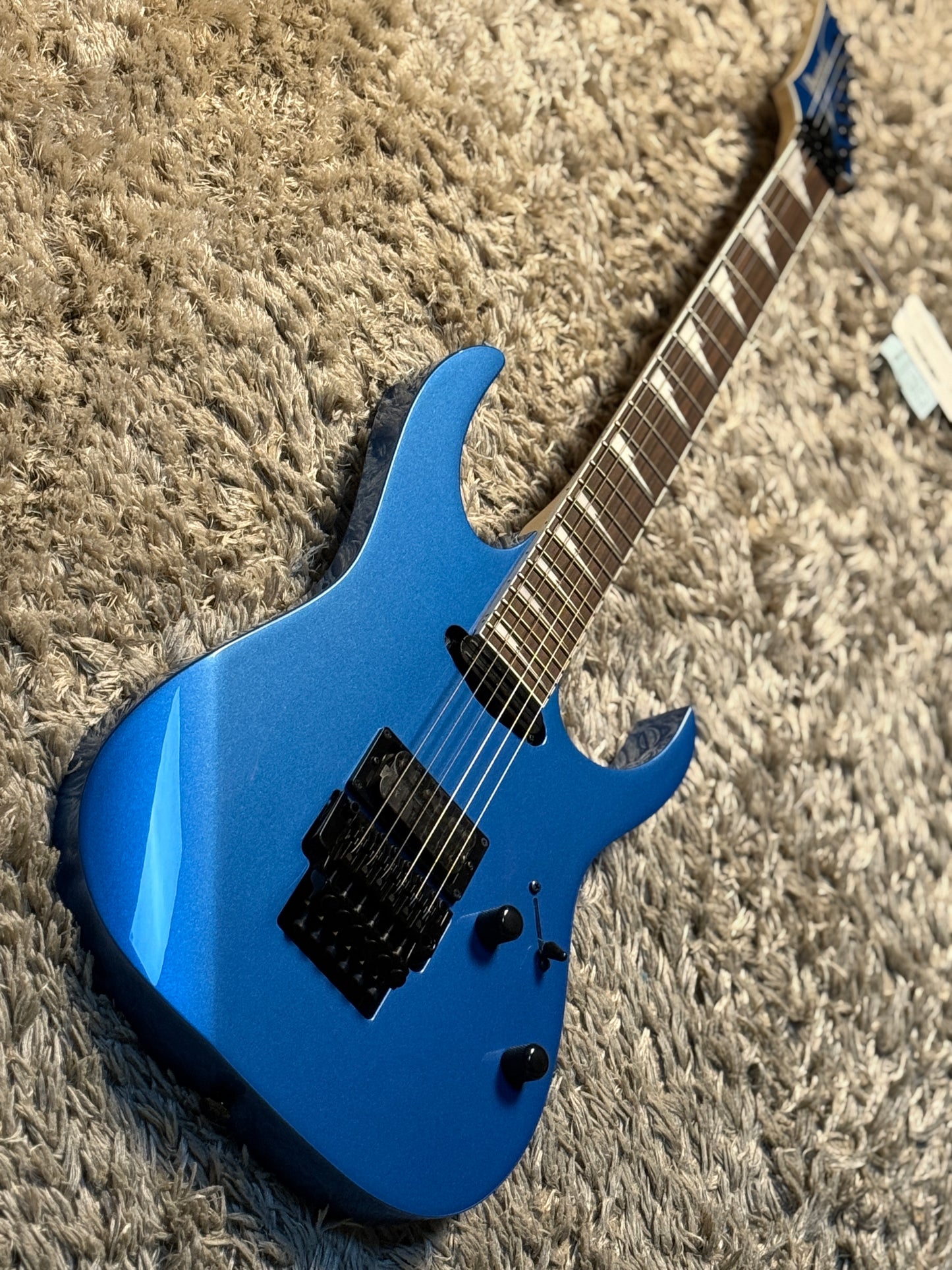 Ibanez RG565R Genesis Collection in Electric Blue