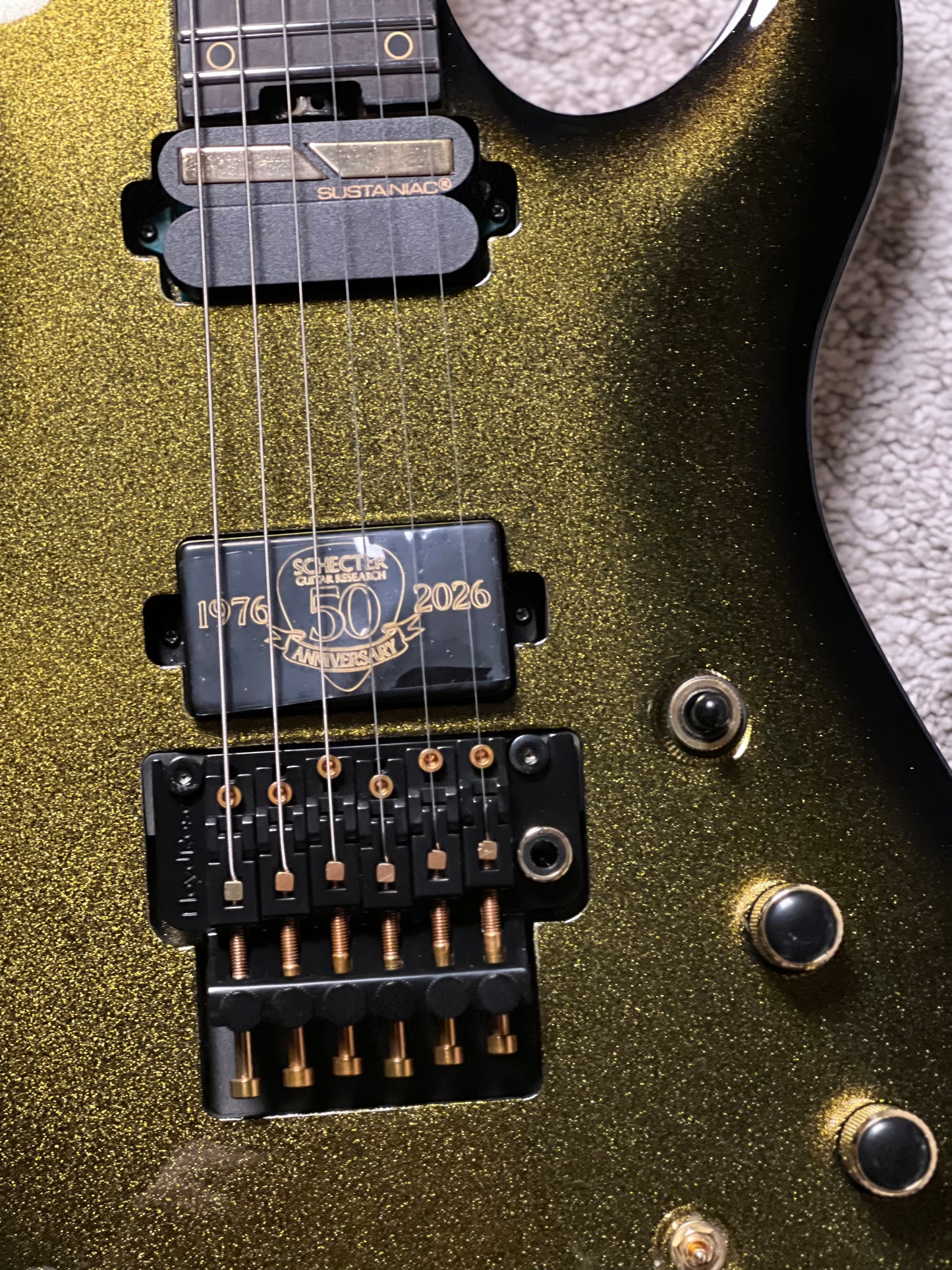Schecter Avenger FR-S 50th Anniversary in Gold Burst