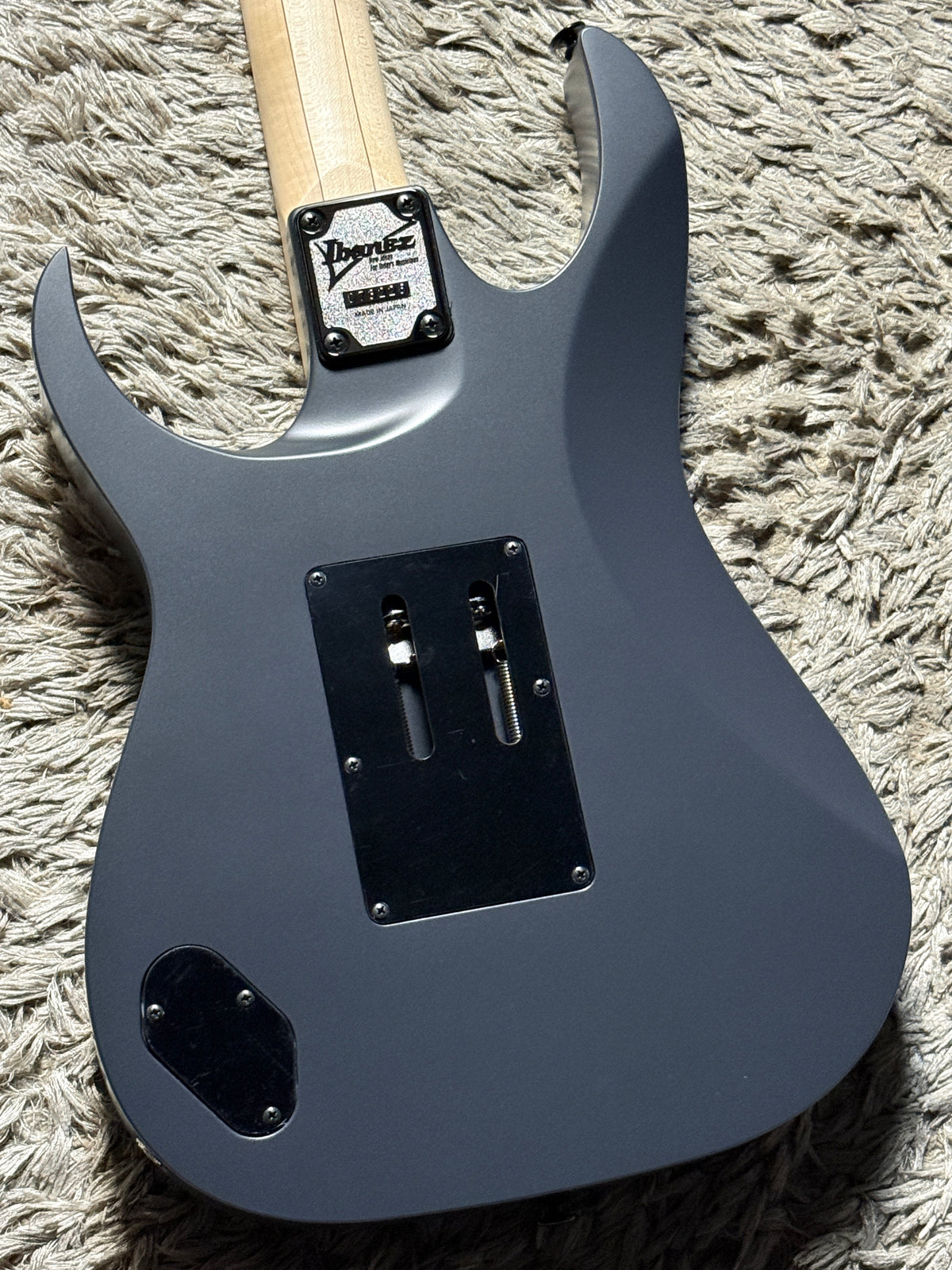 Ibanez RG550-GRF in Gray Metallic Flat