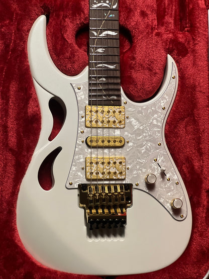 Ibanez Steve Vai Signature PIA Guitar in Stallion White F2515779
