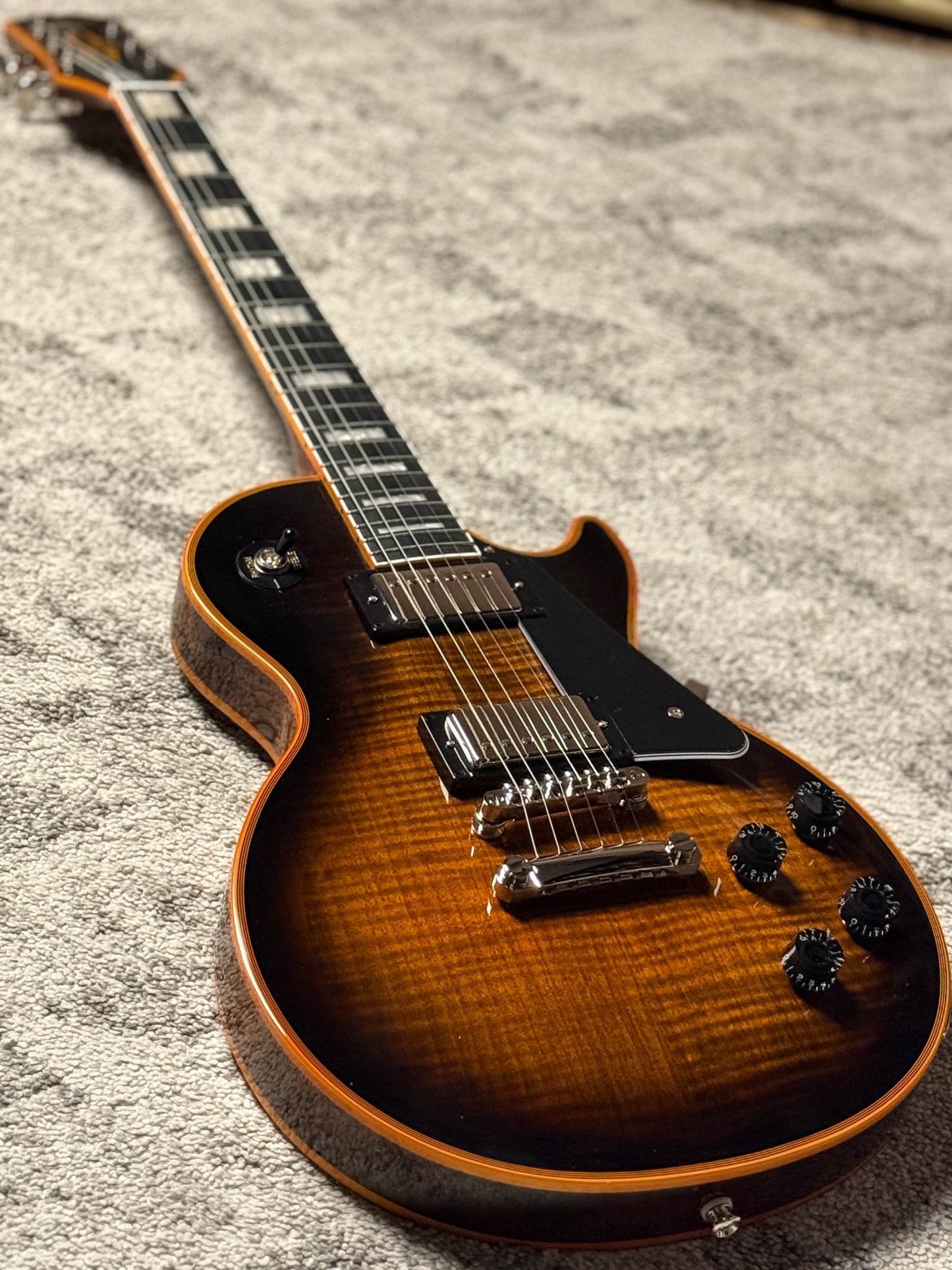 Epiphone Les Paul Custom Widow in Orange Burst