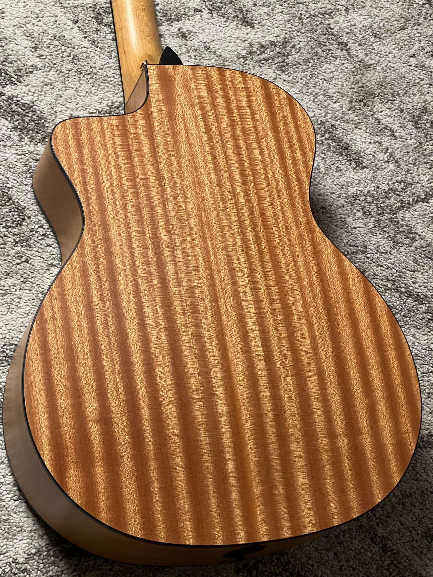 Taylor Sunset Blvd 114ce-S in Shaded Edge Burst Top w/Bag