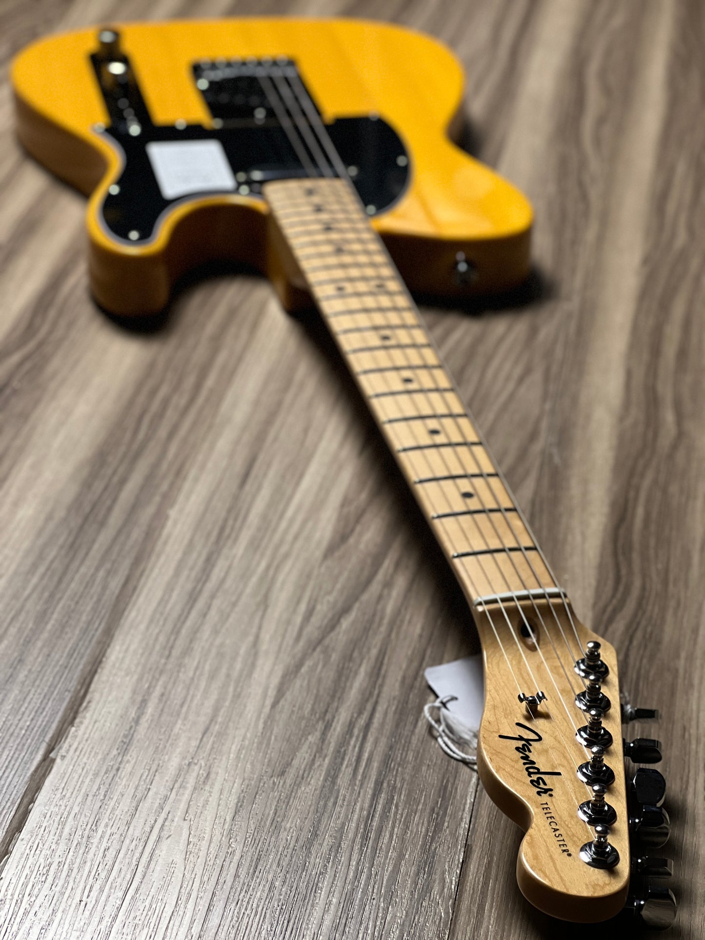 Fender Standard Telecaster with Maple FB in Butterscotch Blonde
