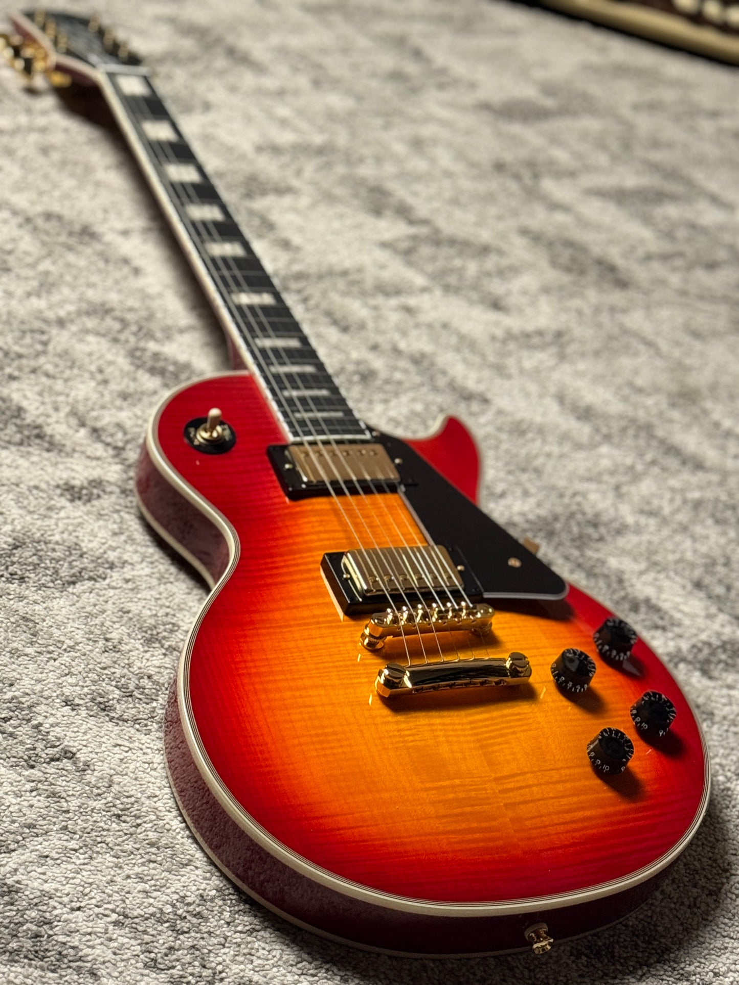 Epiphone Les Paul Custom Figured in Heritage Cherry Sunburst