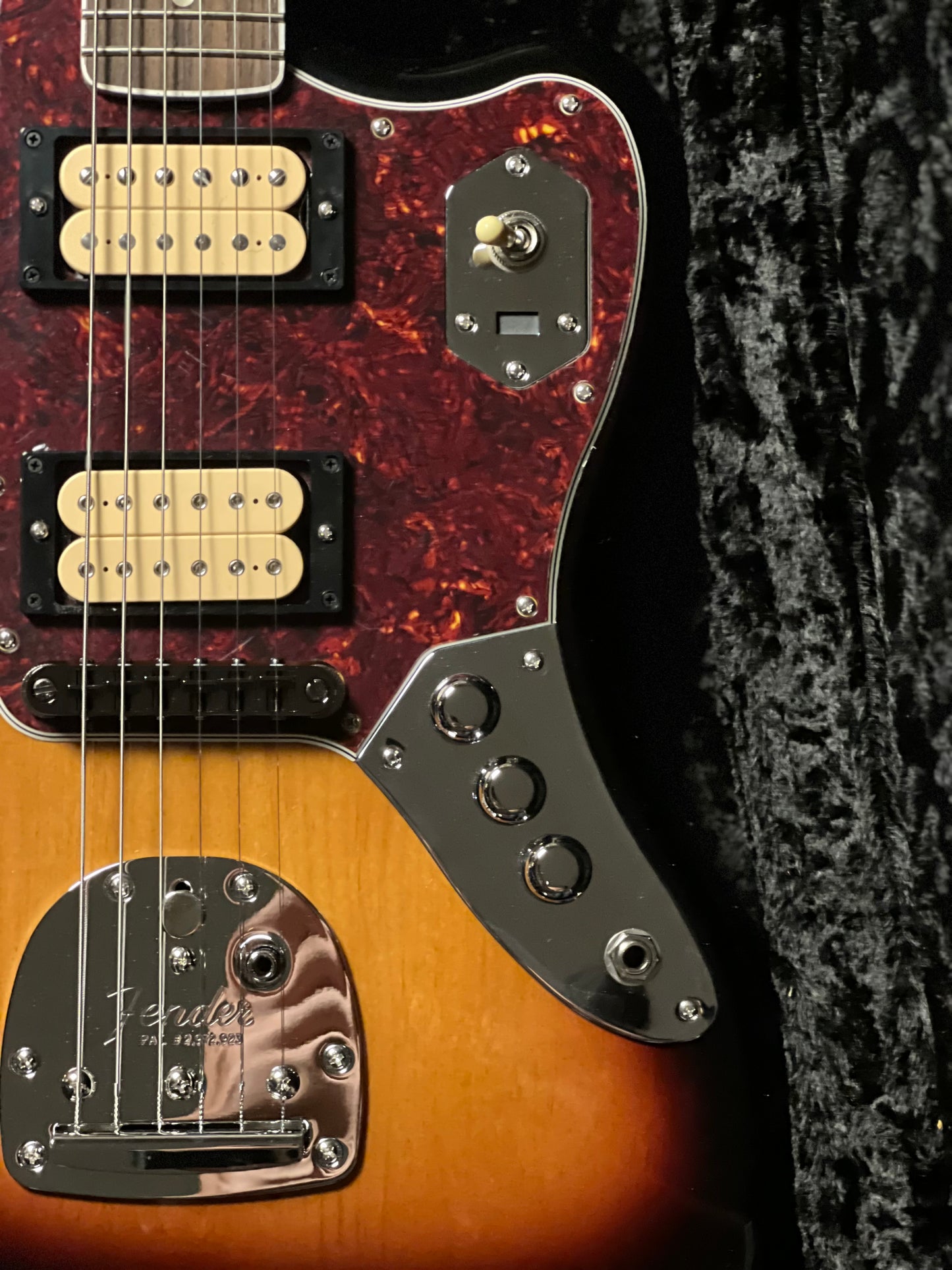 Fender Kurt Cobain Signature Jaguar 3-Color Sunburst MX25064917