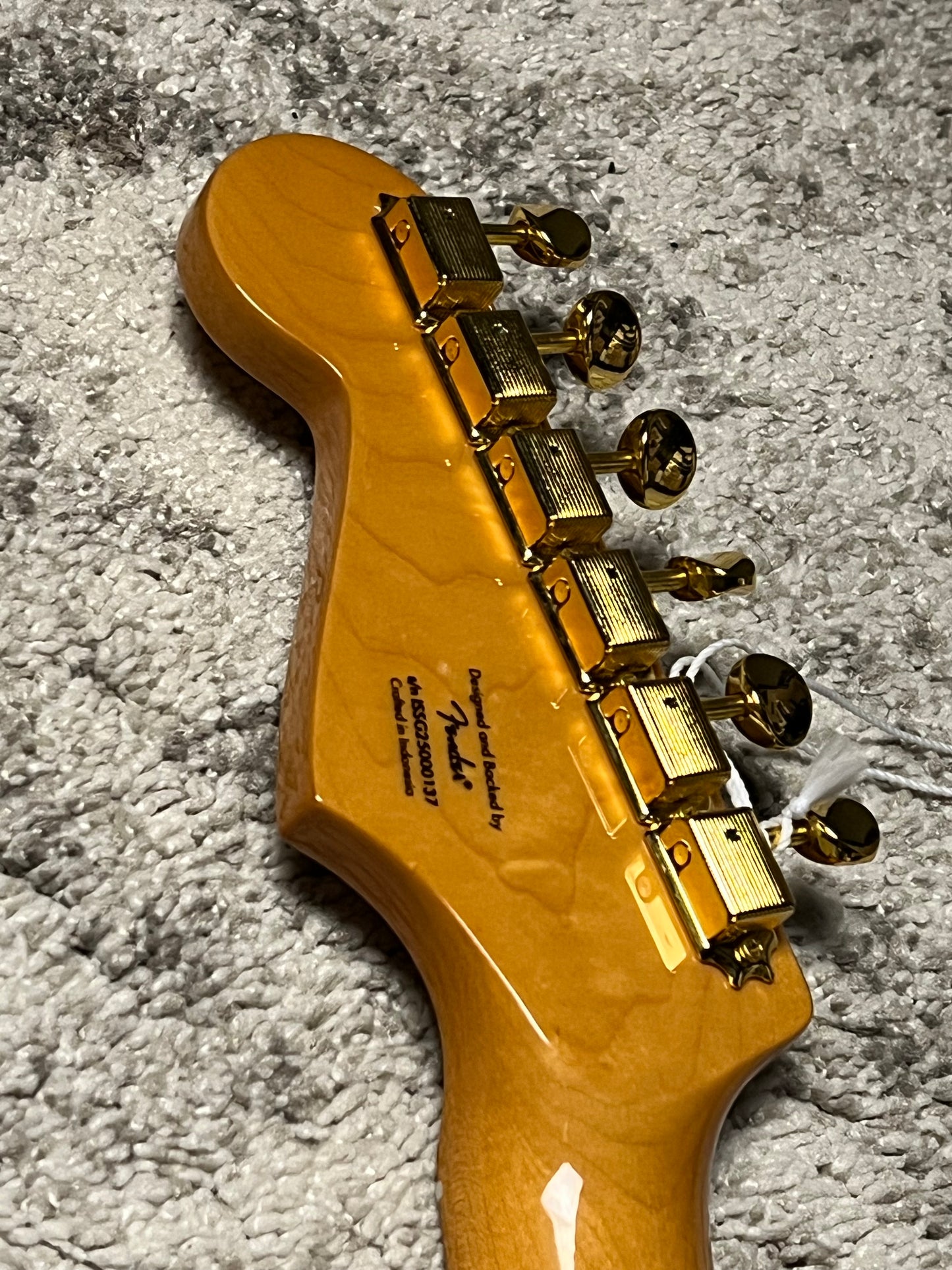 Squier FSR Classic Vibe 50s Stratocaster with Maple FB in White Blonde