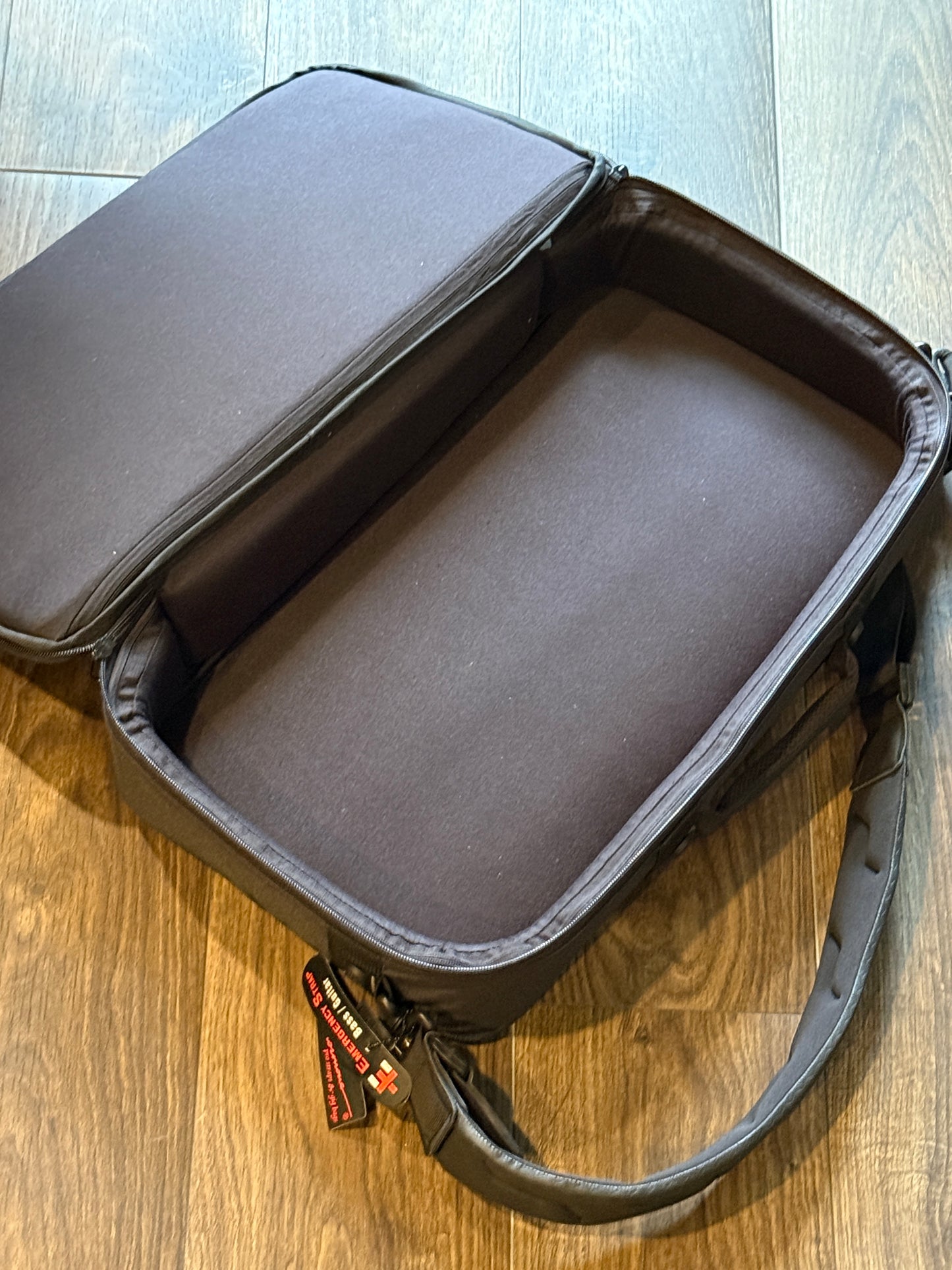 Enormous Premium Water Resistant Effect Bag with Emergency Strap for Line 6 Helix Stadium and Stadium XL