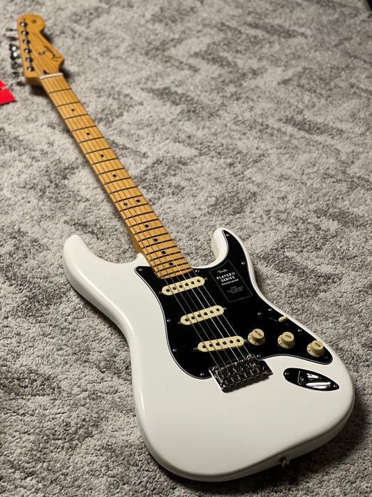 Fender Player II Stratocaster with Maple FB in Polar White MXS24033185