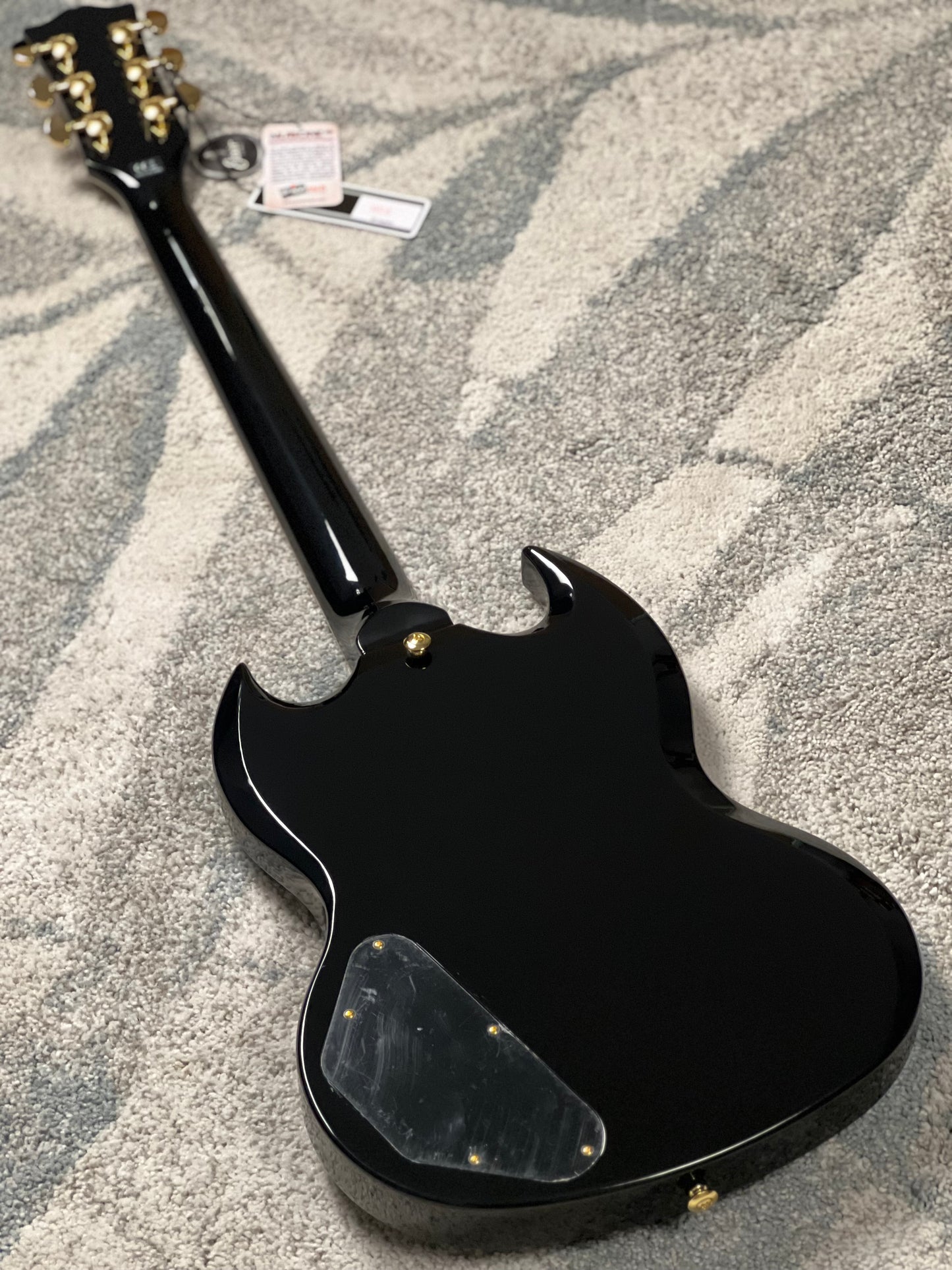 Soloking SG60 ในเชอร์รี่แดงใส 