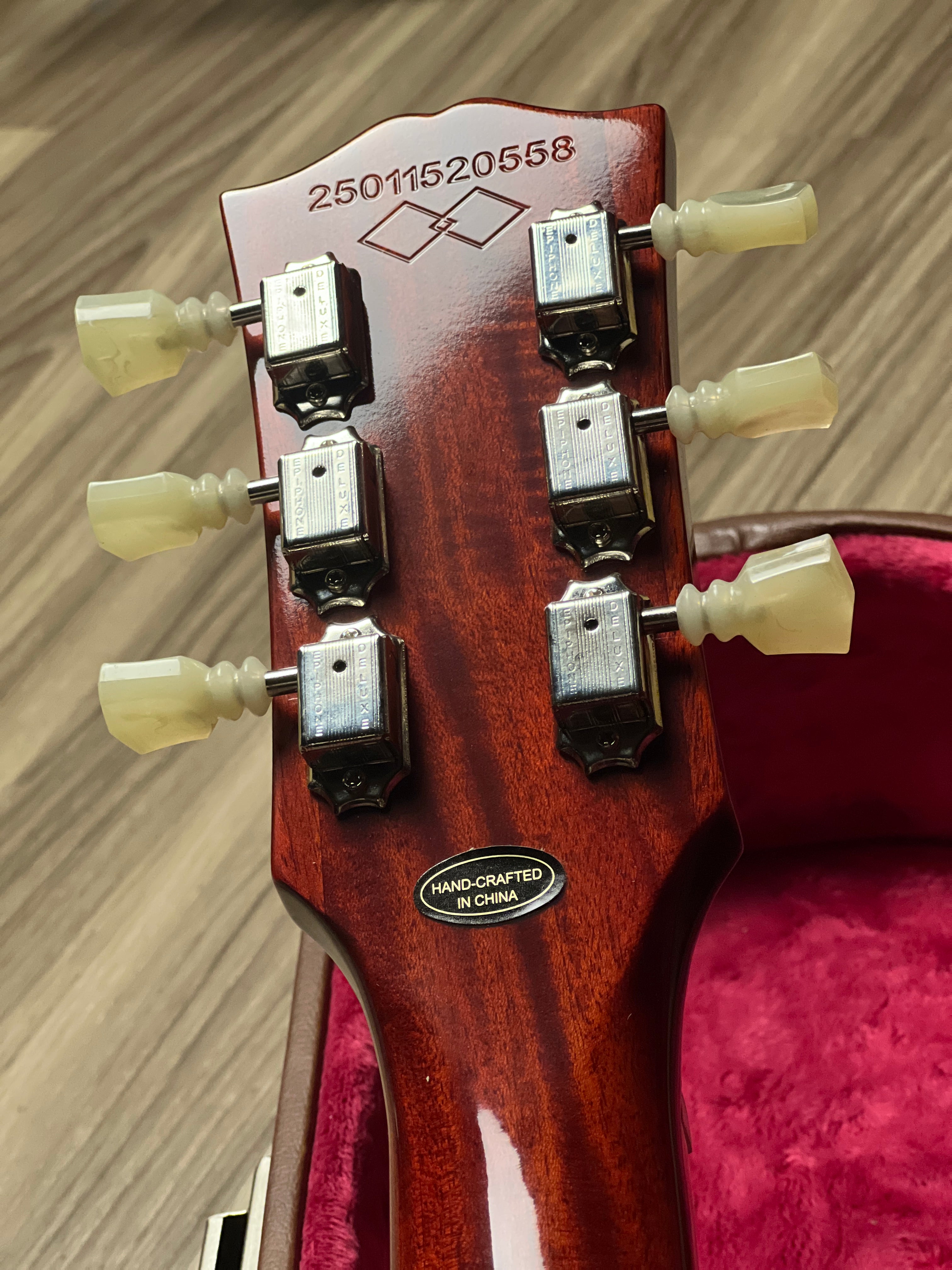 Epiphone 1960 Les Paul Standard Reissue in Washed Cherry Burst w
