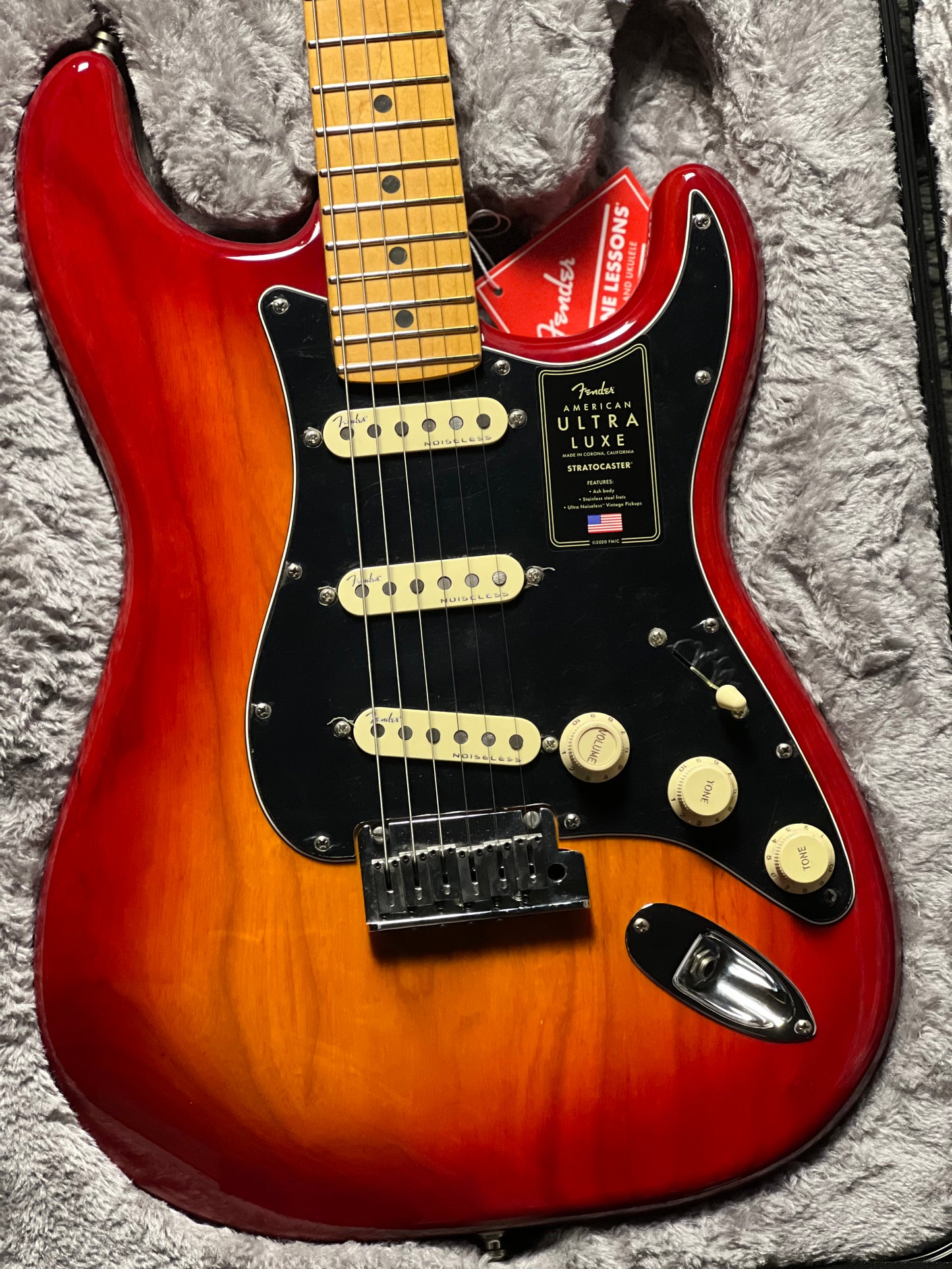 Fender American Ultra Luxe Stratocaster with Maple FB in Plasma Red Burst US210079410