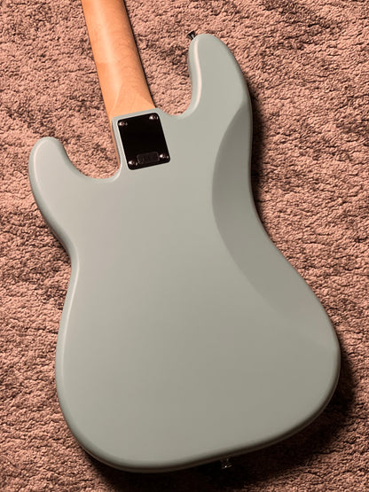Squier Debut Series Precision Bass Guitar with Laurel FB in Daphne Blue