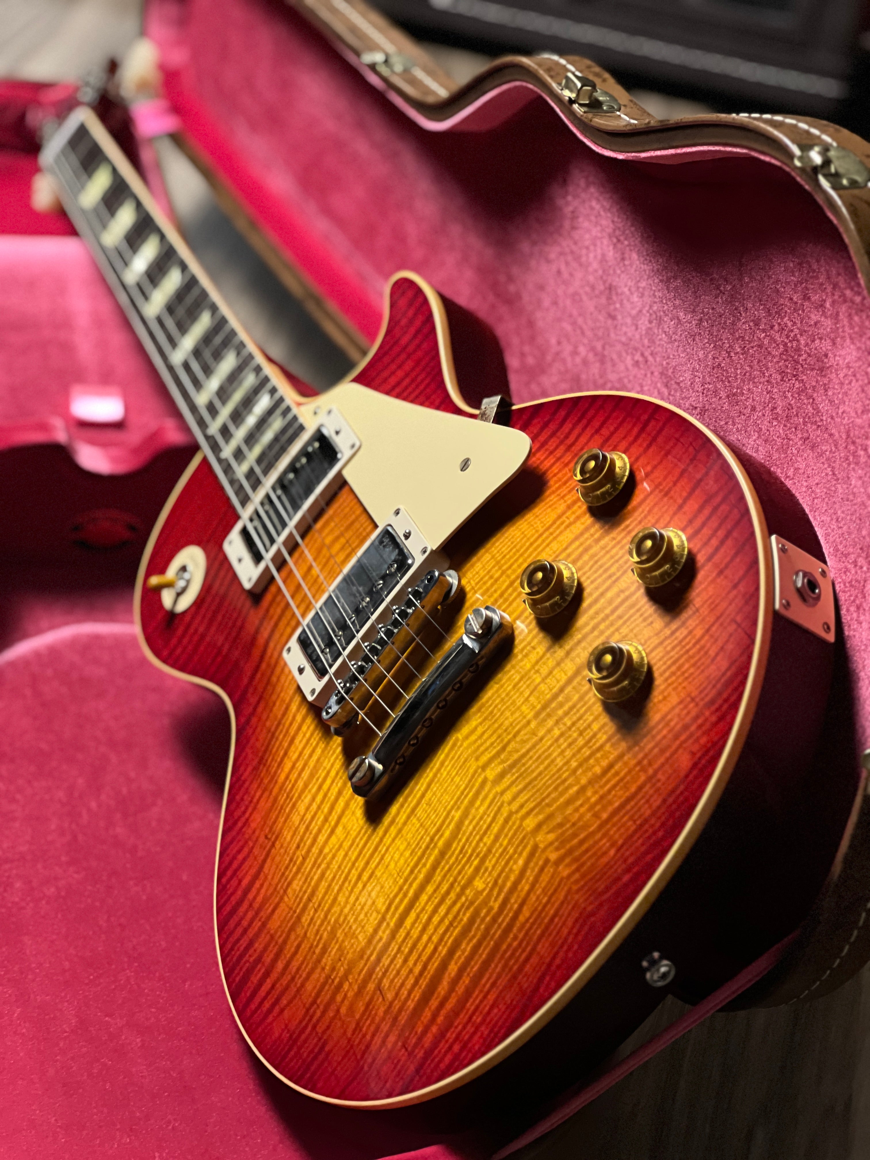 Gibson 1959 Les Paul Standard Reissue VOS Washed Cherry Sunburst