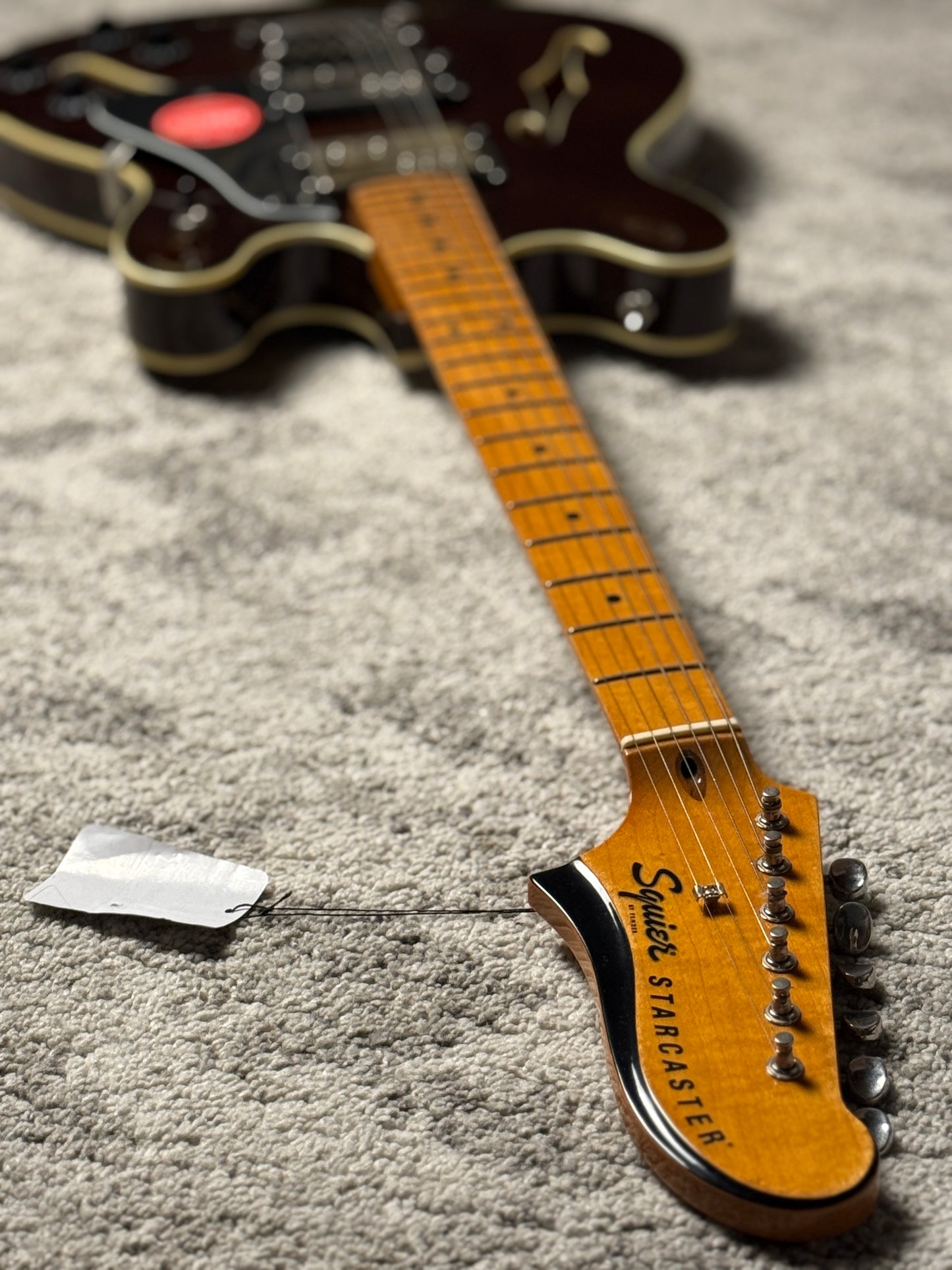 Squier Classic Vibe Starcaster - สีธรรมชาติ