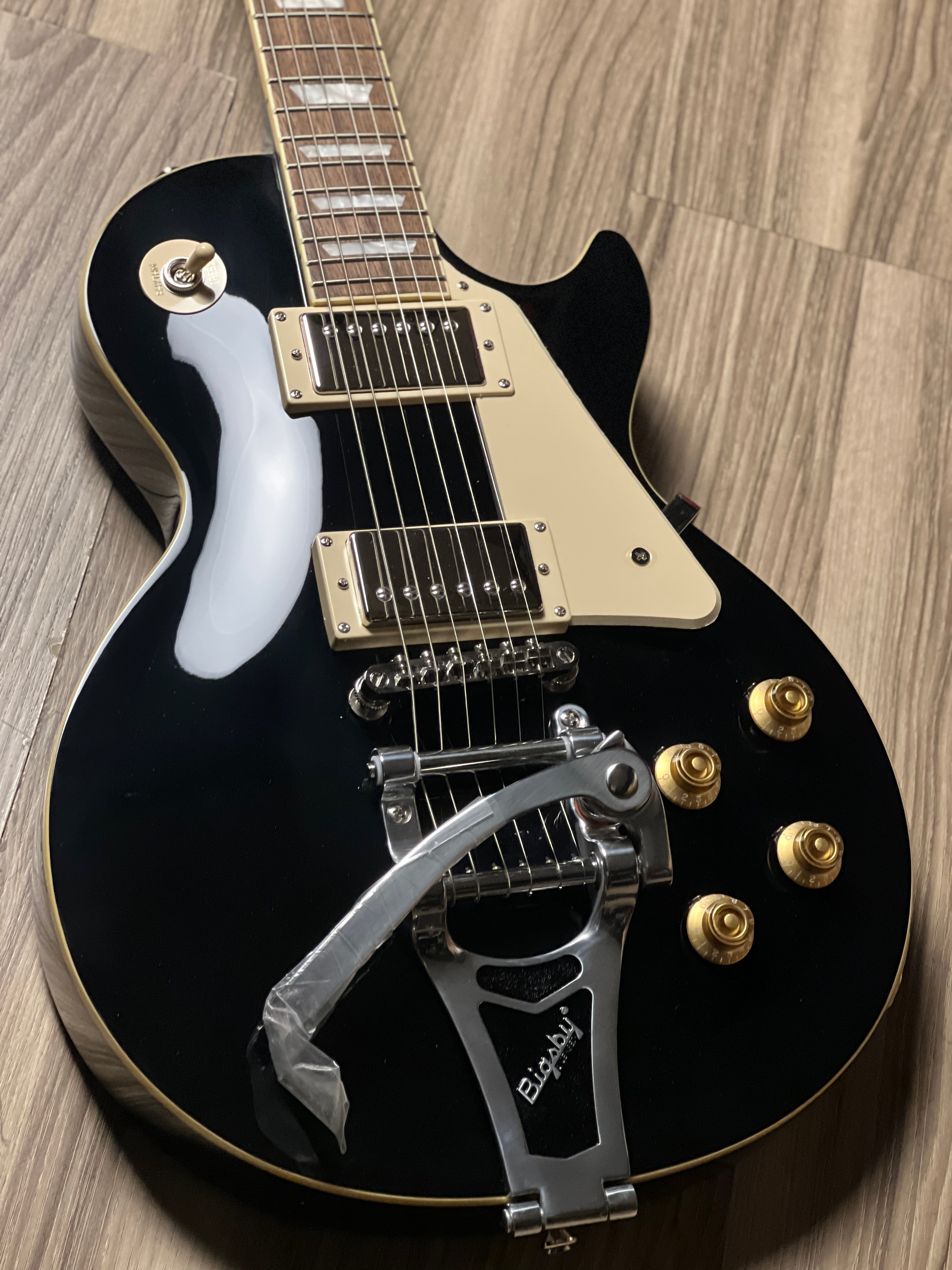 Epiphone Les Paul Standard 50s Bigsby in Ebony w/Premium Gigbag